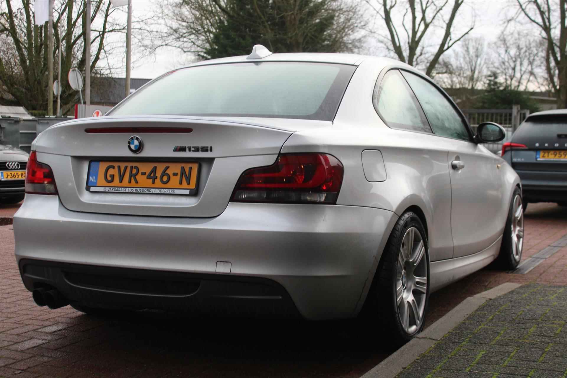 BMW 1-Coupé (e82) 135 *305PK* Aut. | Schuifdak | Cruise & Climate Control | Stoelverwarming | 2x velgset | - 6/18