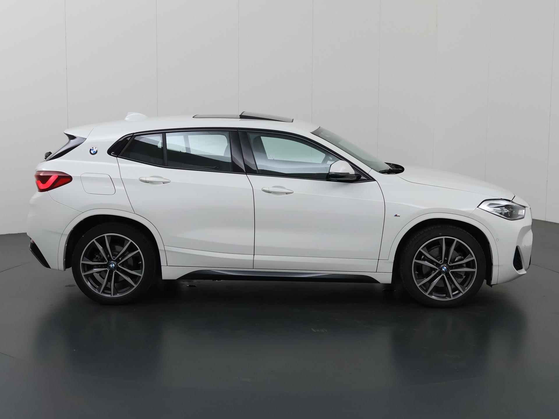 BMW X2 xDrive25e High Executive | M-Pakket | Sportstoelen | Panoramadak | Camera | DAB | Stoelverwarming | Groot Navigatie | Ele. kofferdeksel | - 7/46