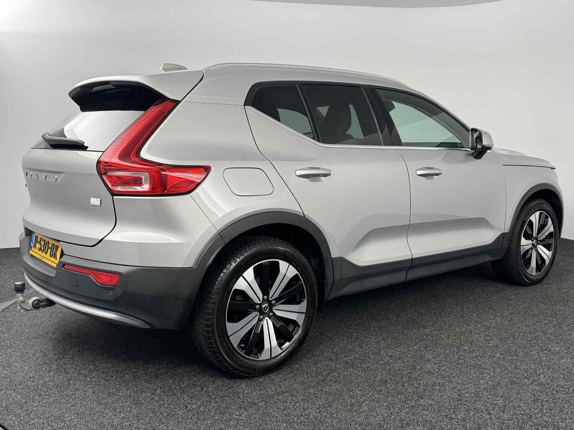 Volvo XC40 1.5 T4 Plug-in hybrid Ultimate Bright | Panoramadak | Trekhaak | Harman Kardon | - 3/47