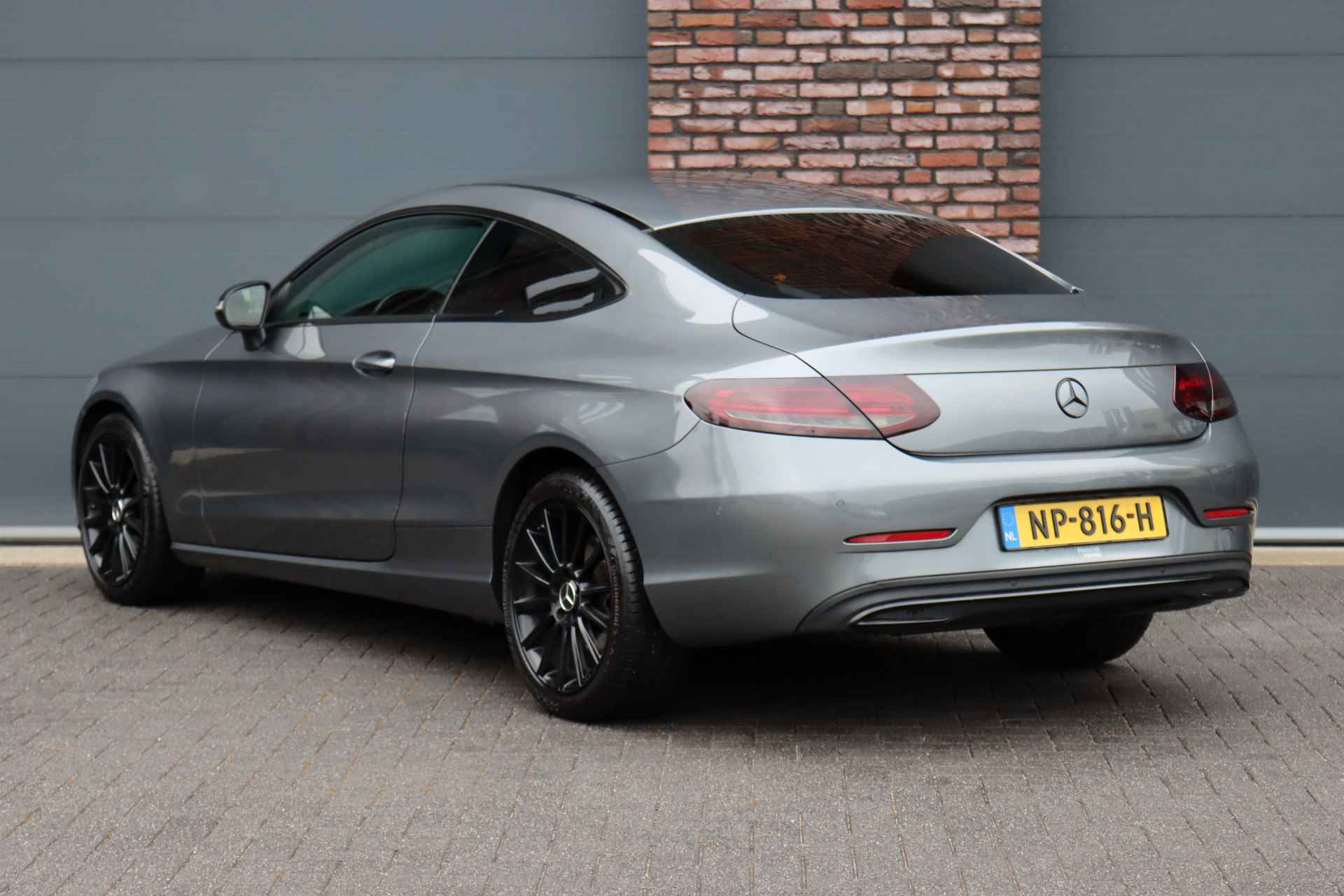 Mercedes-Benz C-Klasse Coupé 220 d Ambition | Cruise Control | High Perf. LED | Parkeerassistent | Navigatie | Bluetooth | CD-speler | 18-inch velgen | Metallic | - 6/27