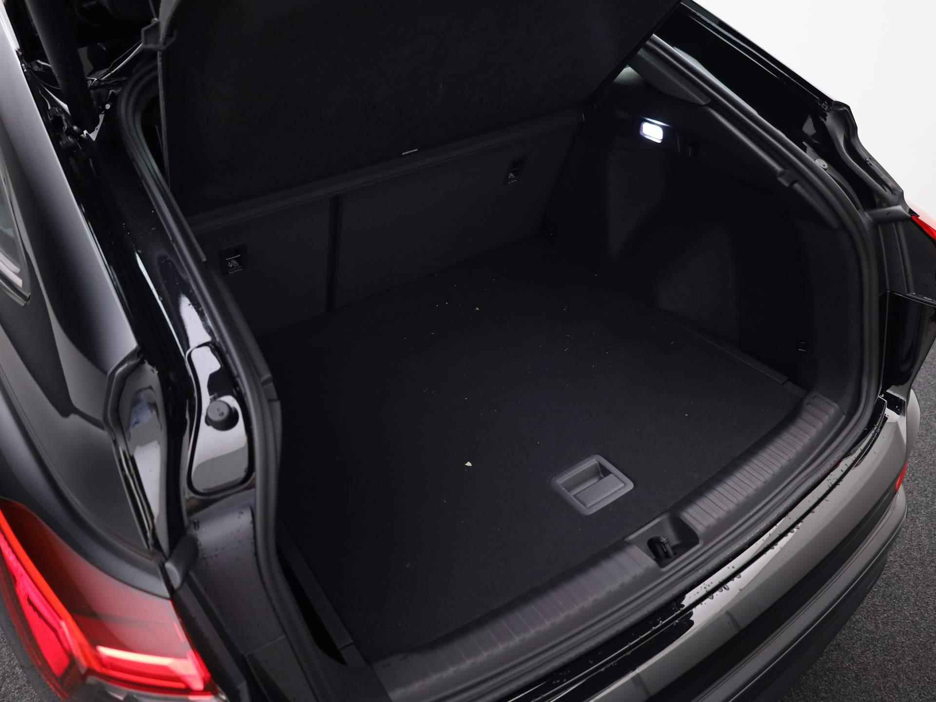Audi Q4 Sportback e-tron 40 Advanced edition 82 kWh/204PK · Matrix LED Koplampen · Cruise control · 19" Velgen - 17/53
