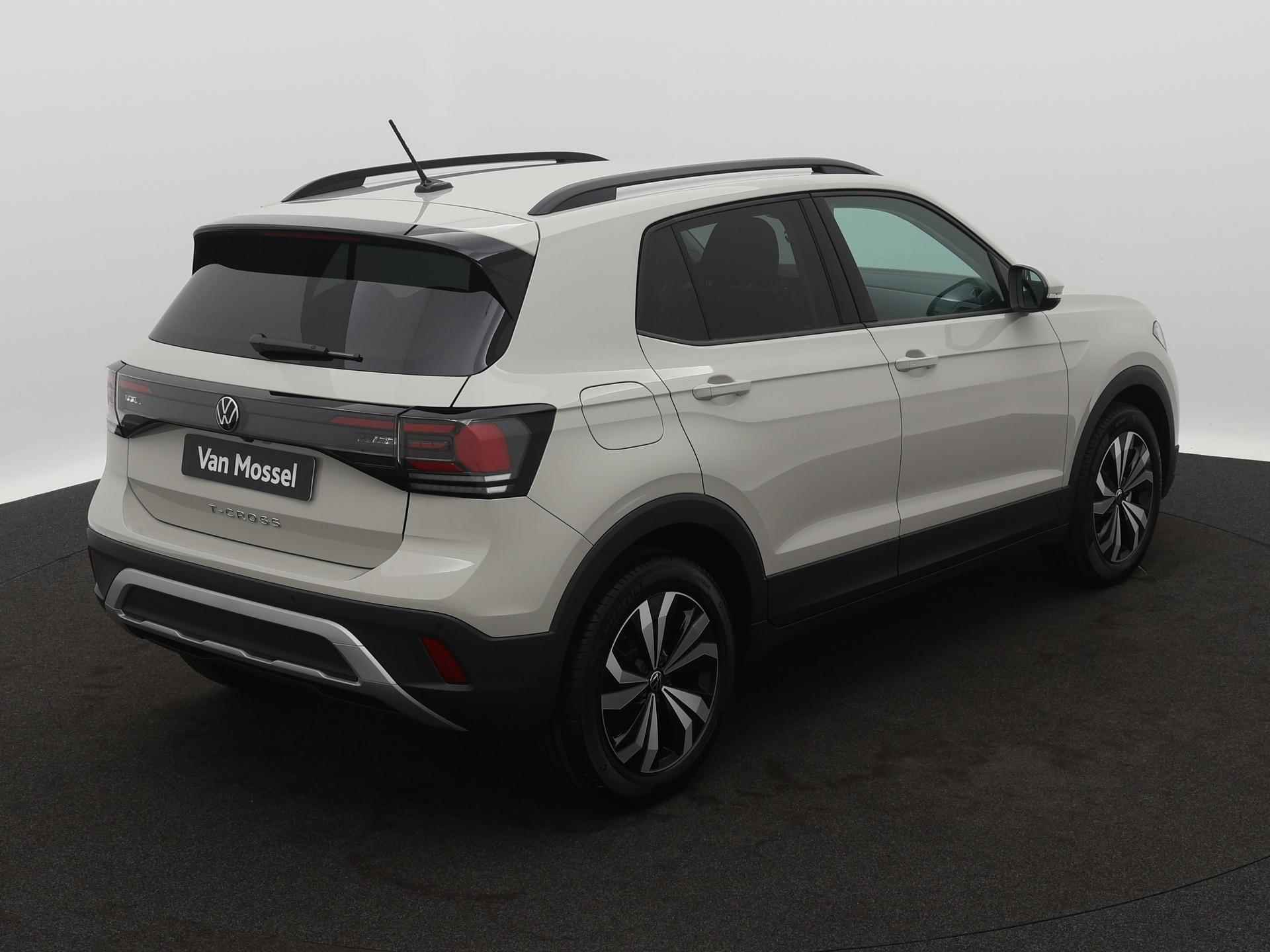 Volkswagen T-Cross 1.0 TSI Life Edition 115 PK Automaat | Navigatie | Stoelverwarming | Climate control | Apple Carplay | Android Auto | Camera | 17" Lichtmetalen velgen | LED koplampen | - 4/17