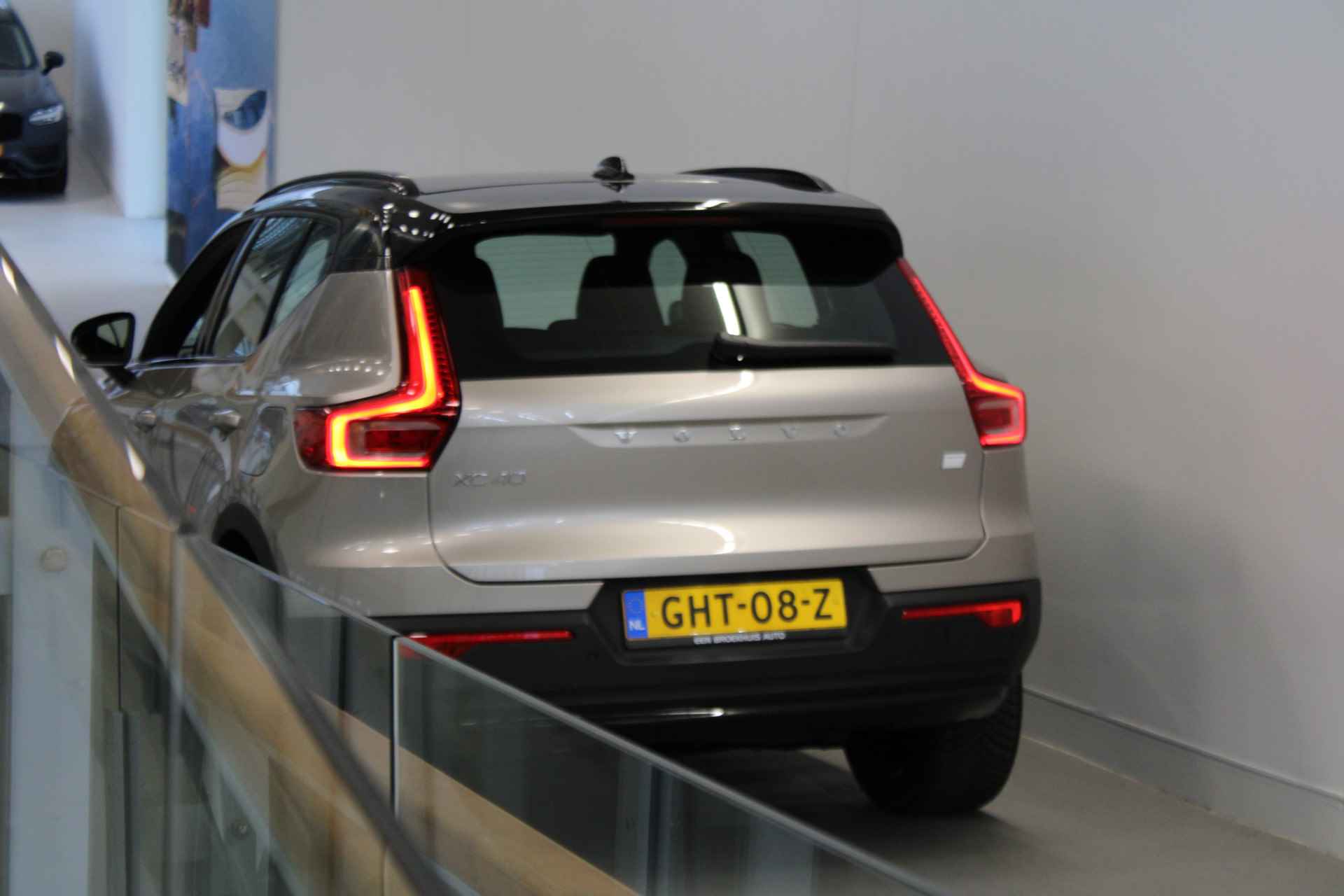 Volvo XC40 Extended Range 252PK Plus 82kWh | Keyless Entry | Trekhaak | Stoelverwarming | Navigatie - 49/50