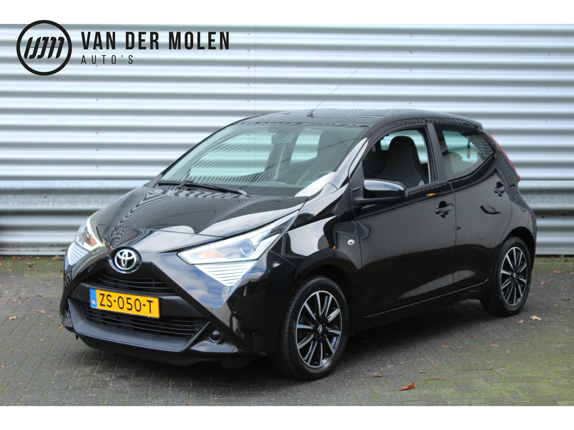 Toyota Aygo 1.0 VVT-i 73pk x-play limited NL-Auto NAP Airco Carplay El. Ramen CPV