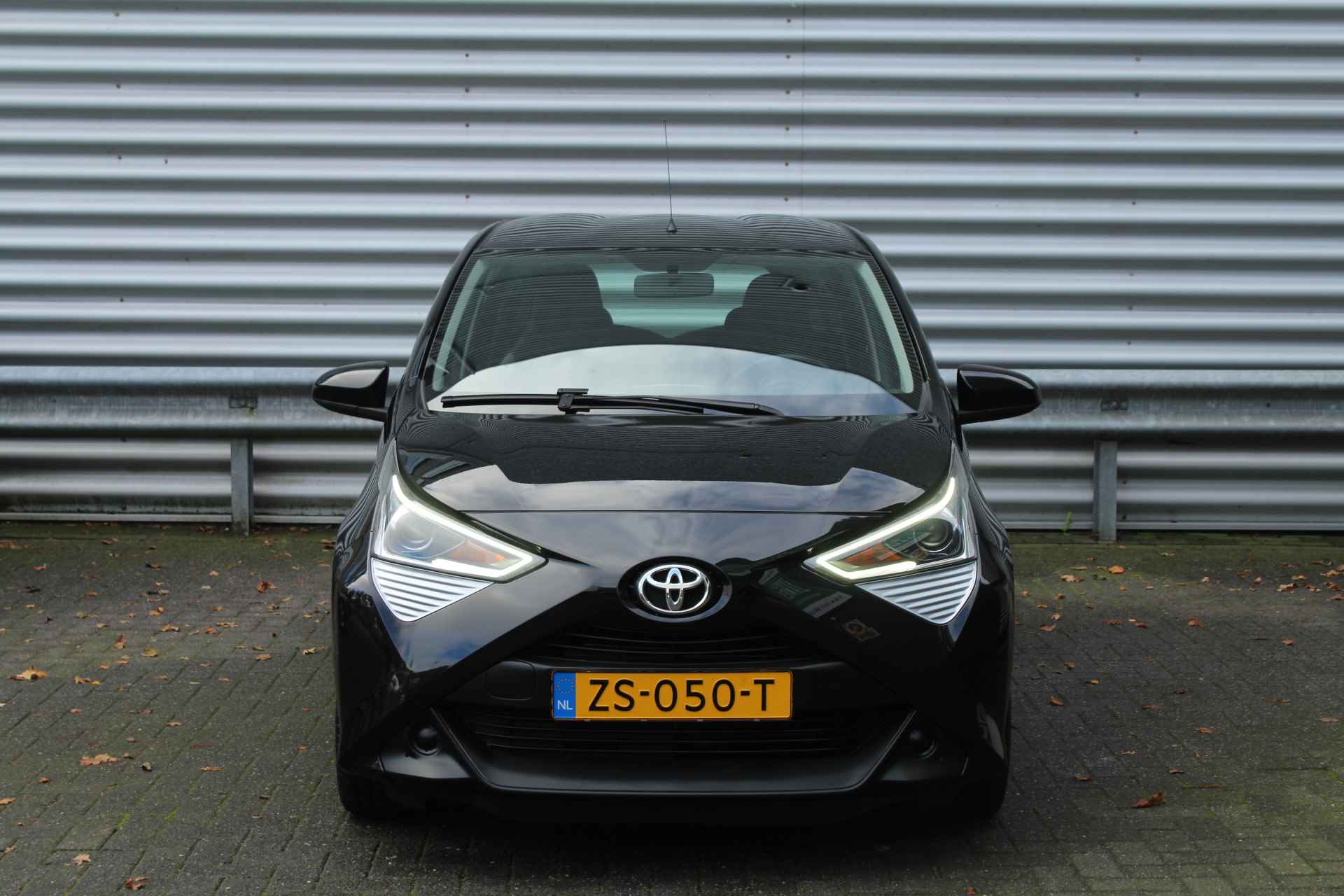 Toyota Aygo 1.0 VVT-i 73pk x-play limited NL-Auto NAP Airco Carplay El. Ramen CPV - 3/31