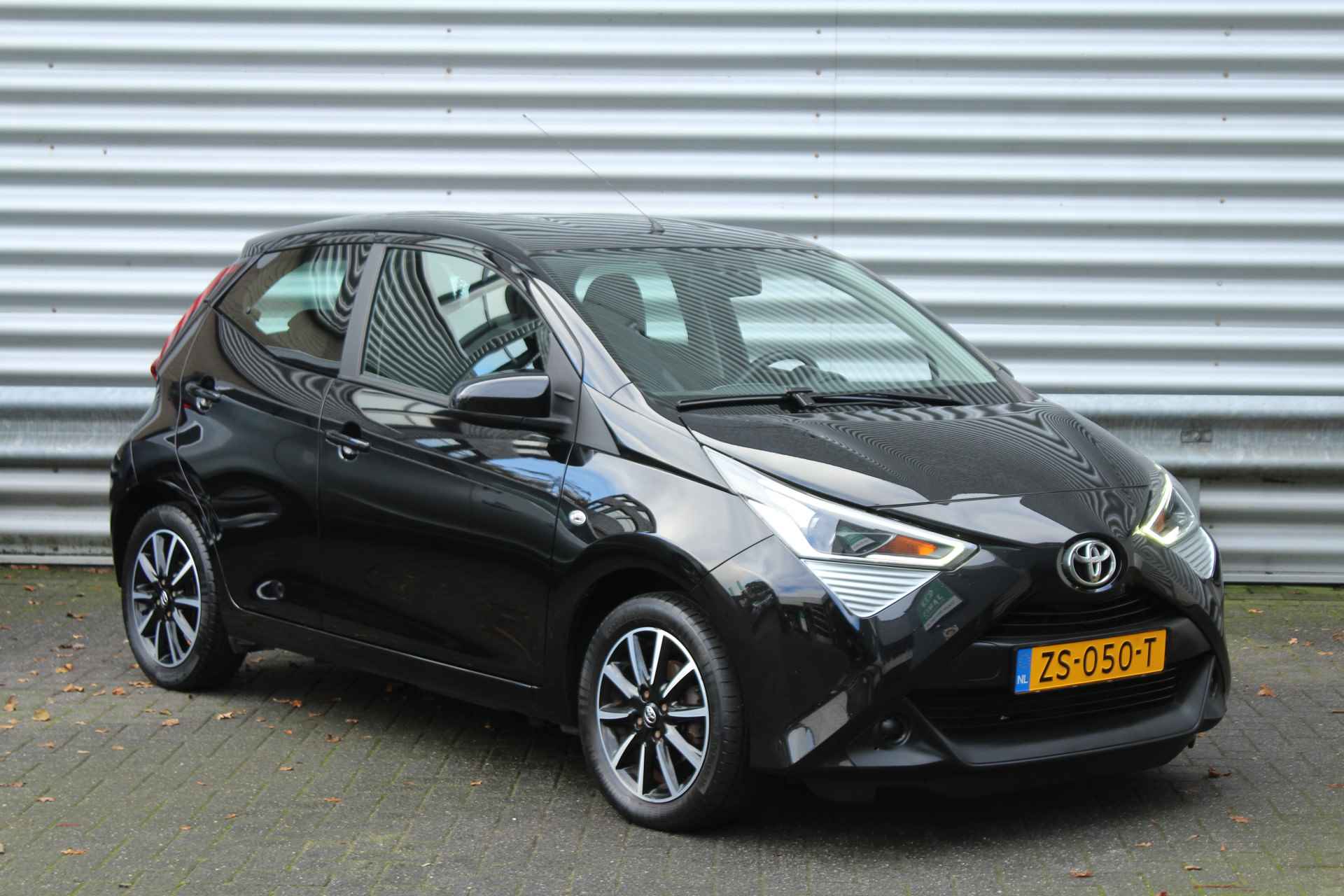 Toyota Aygo 1.0 VVT-i 73pk x-play limited NL-Auto NAP Airco Carplay El. Ramen CPV - 4/31