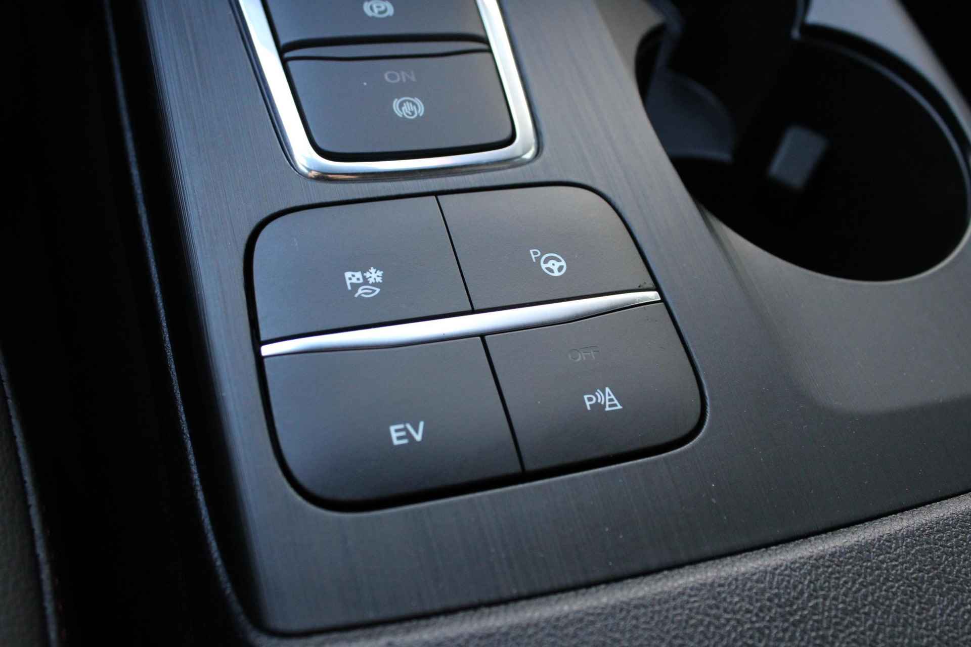 Ford Kuga 2.5 PHEV ST-Line X | B&O Audio | Adaptive Cruise | Xenon | Handsfree.klep | Winterpakket | - 30/42