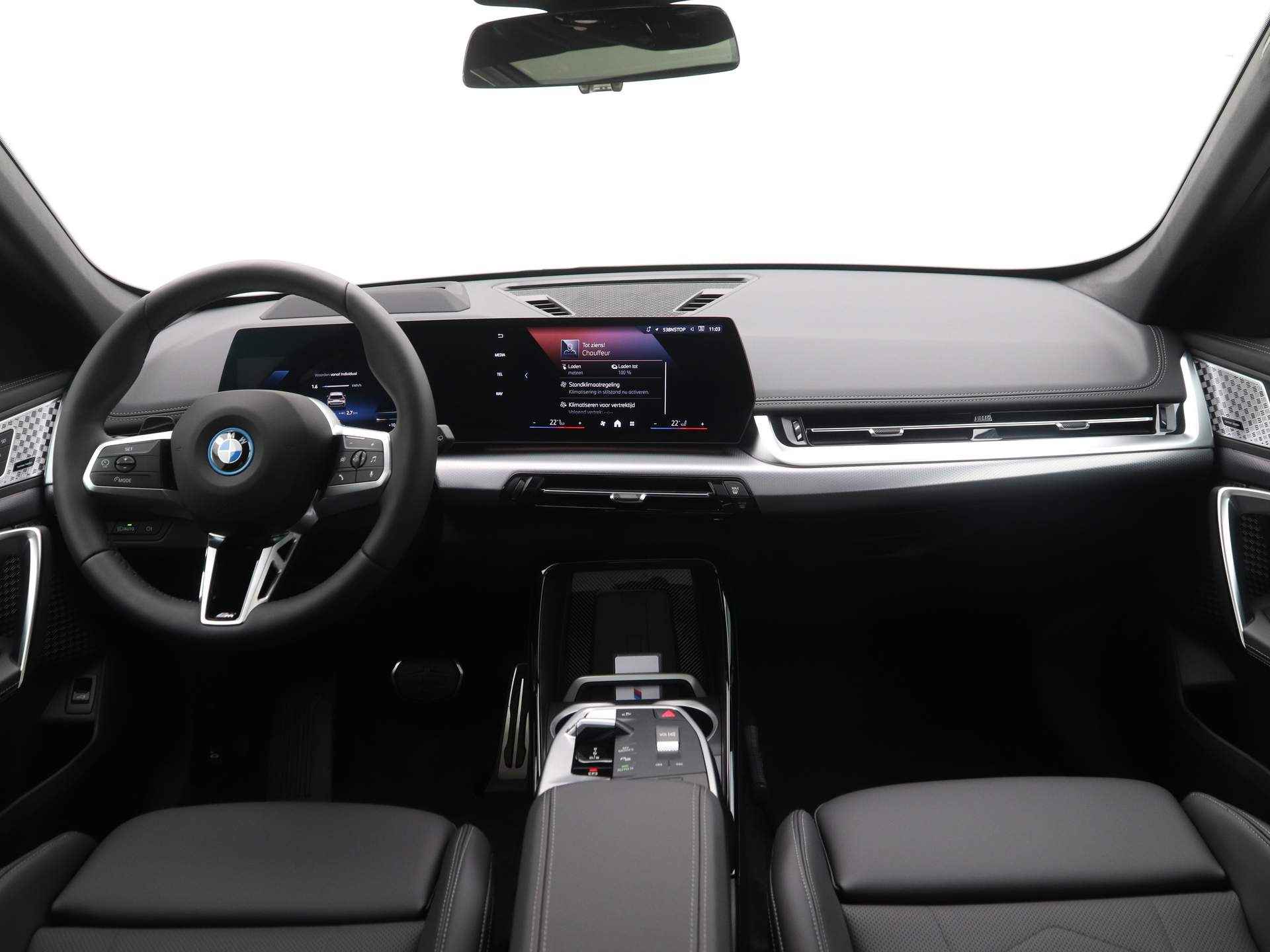 BMW iX1 xDrive 30 67 kWh M-Sport - 13/24