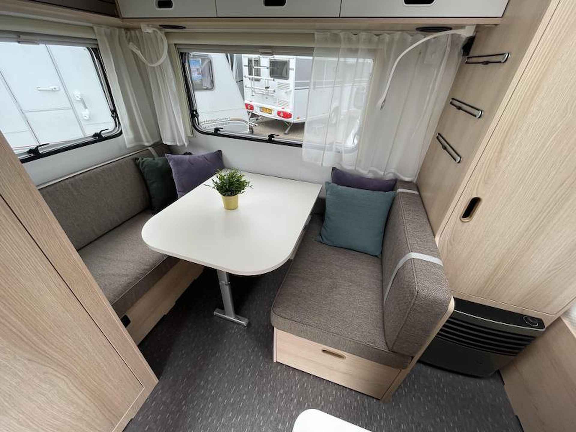 Adria Aviva 390 PS Voortent Fietsendrager - 10/22