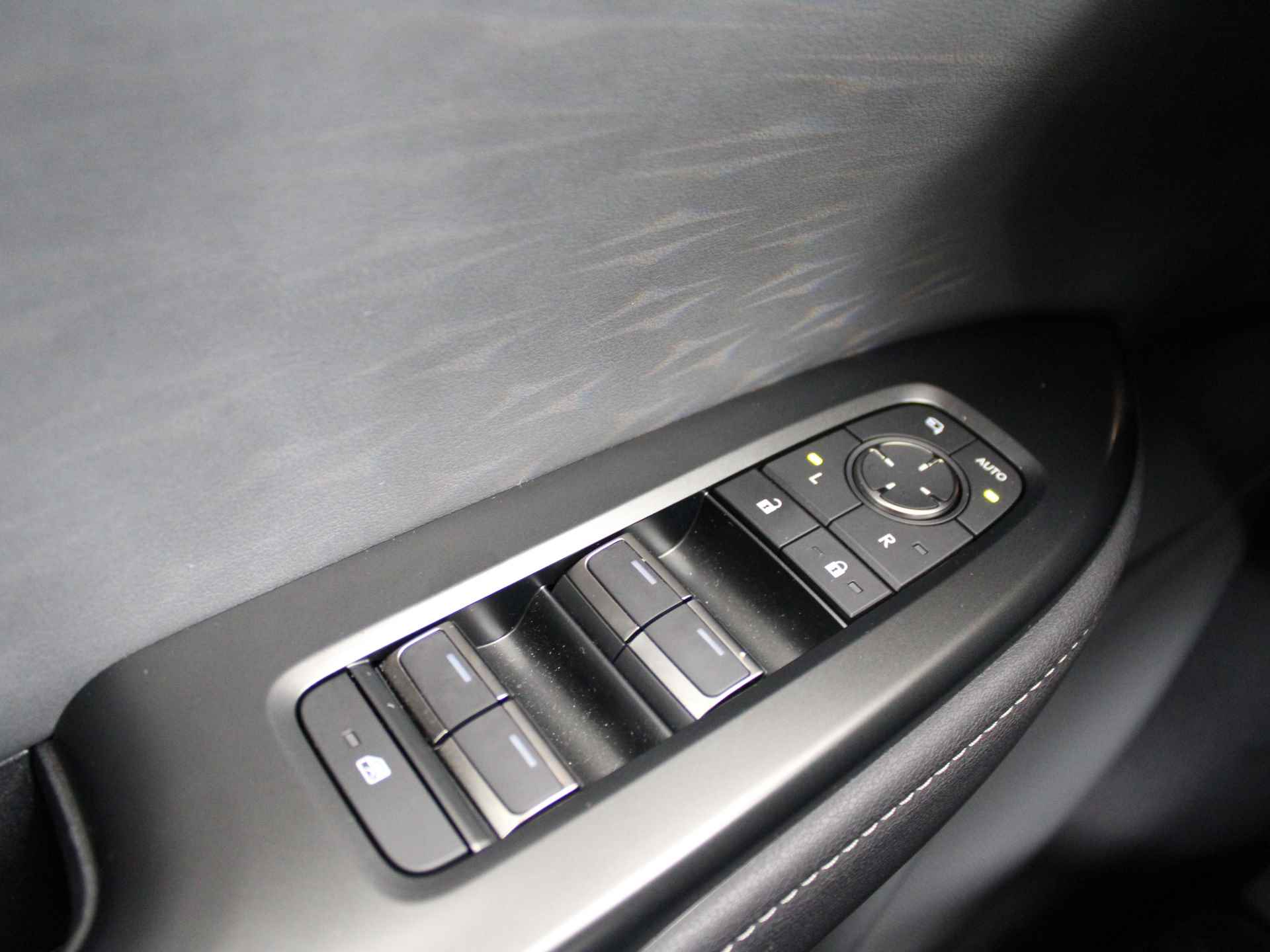 Lexus RZ 450e Executive Line | Lexus Link Pro Multimedia | Hey Lexus! voice control | Stoel- en stuurverwarming | - 27/40
