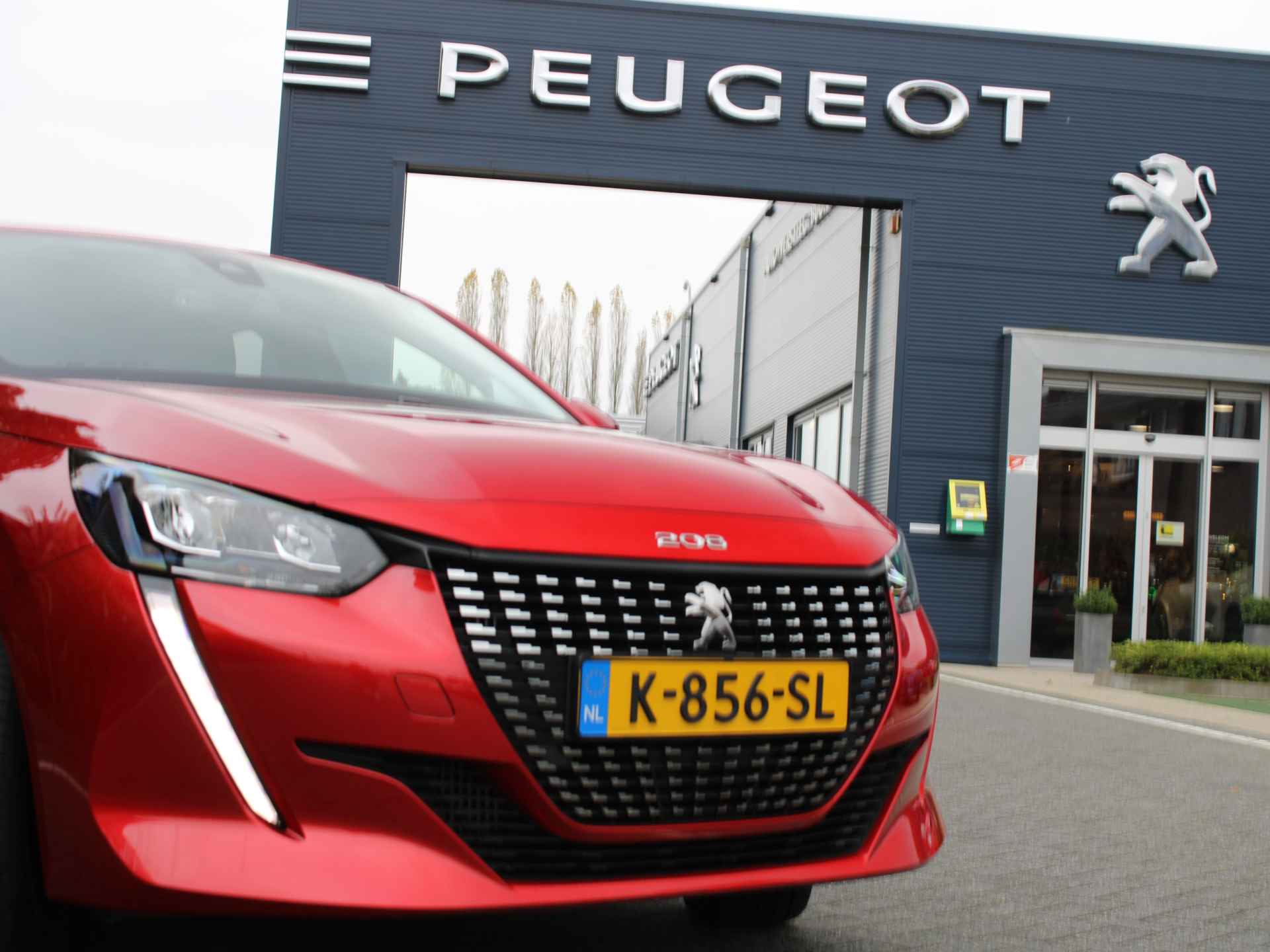 Peugeot 208 1.2 PureTech 100PK Allure Pack Navigatie, Dab, Achteruitrijcamera, Parkeersensoren Achter, Led Verlichting, Half Leder - 4/36