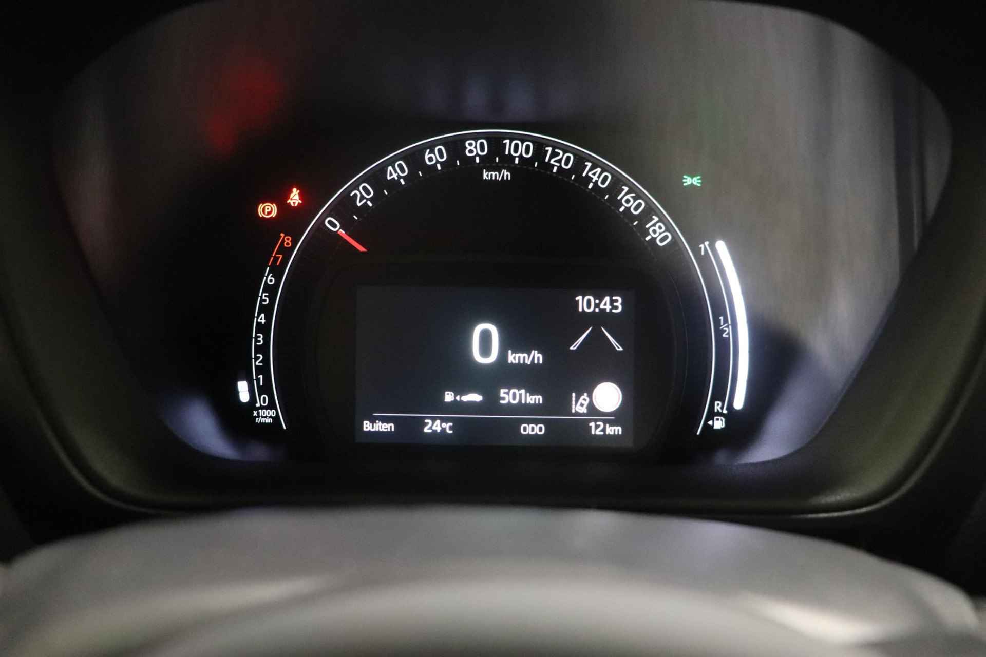 Toyota Aygo X 1.0 VVT-i MT envy  Limited, Stoelverwarming, Smartkey, Draadloos laden, Snel leverbaar!! - 24/38