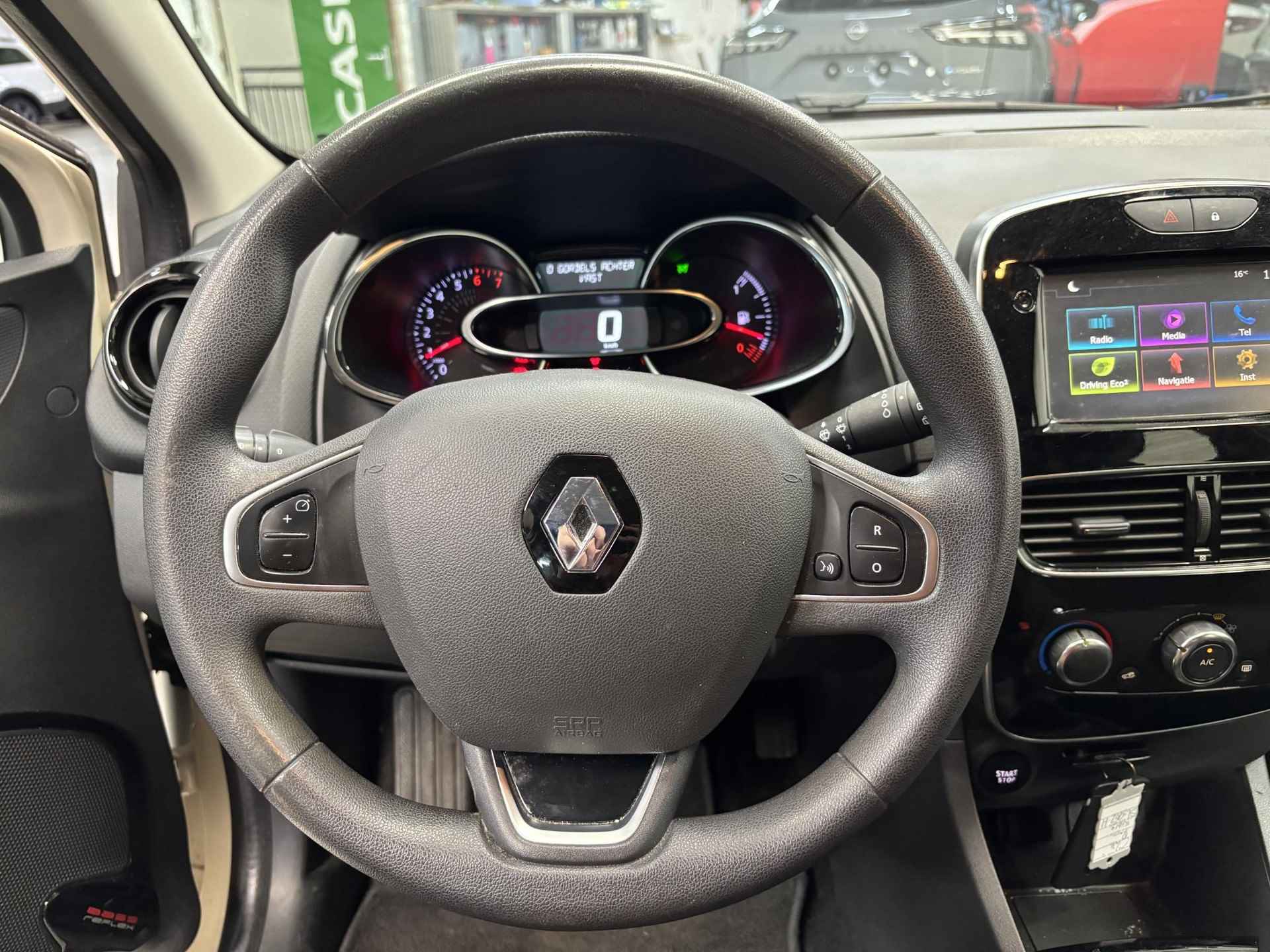 Renault Clio 0.9 TCe Zen / Airco / Navigatiesysteem full map / LED dagrijverlichting / DAB / Cruise control / Speciale kleur - 26/34