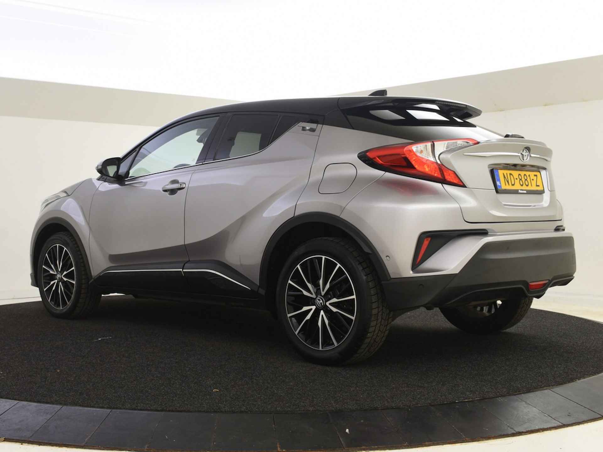 Toyota  C-HR 1.2 First Edition | Navi | JBL | 1300 kg trekgewicht - 3/32