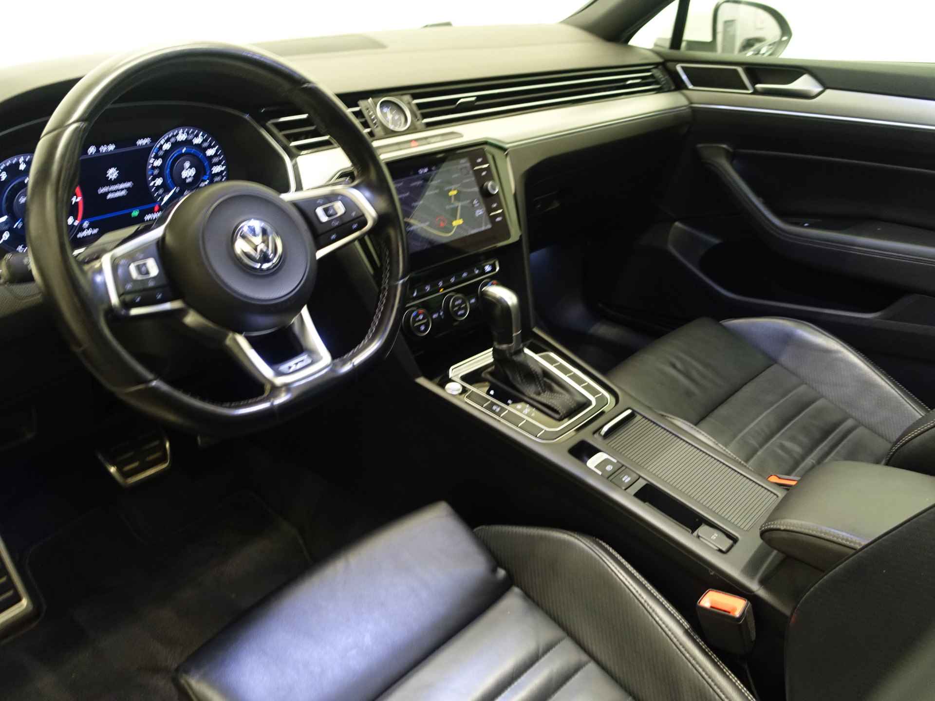 Volkswagen Passat Variant 1.4 TSI R-Line+ Aut- Virtual Cockpit, Panodak, Ergo Comfort, Xenon Led, Carplay - 3/48