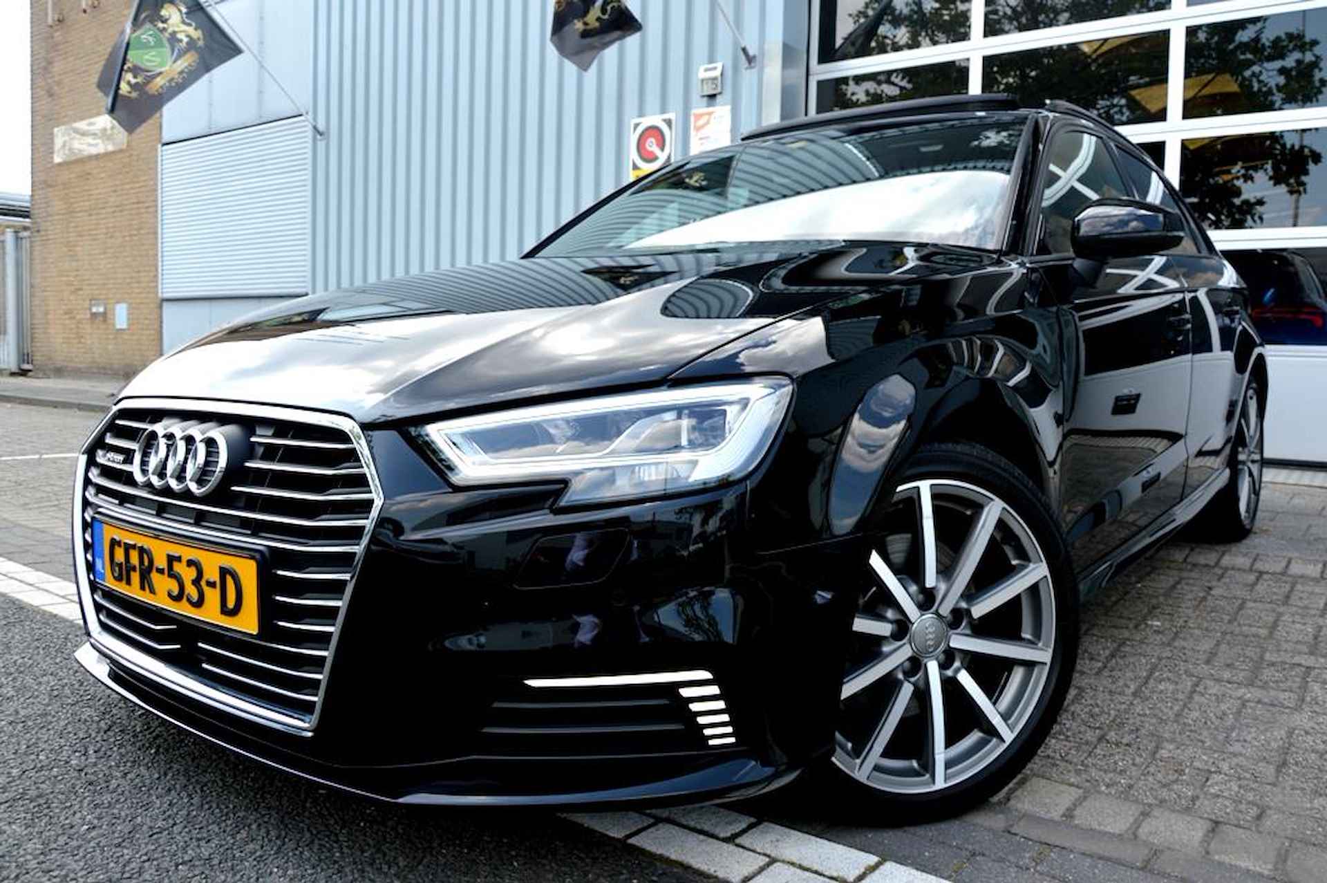 Audi A3 Sportback 40 e-tron 204PK LED/CAM/S18/NAVI/LEER/PANO - 4/49