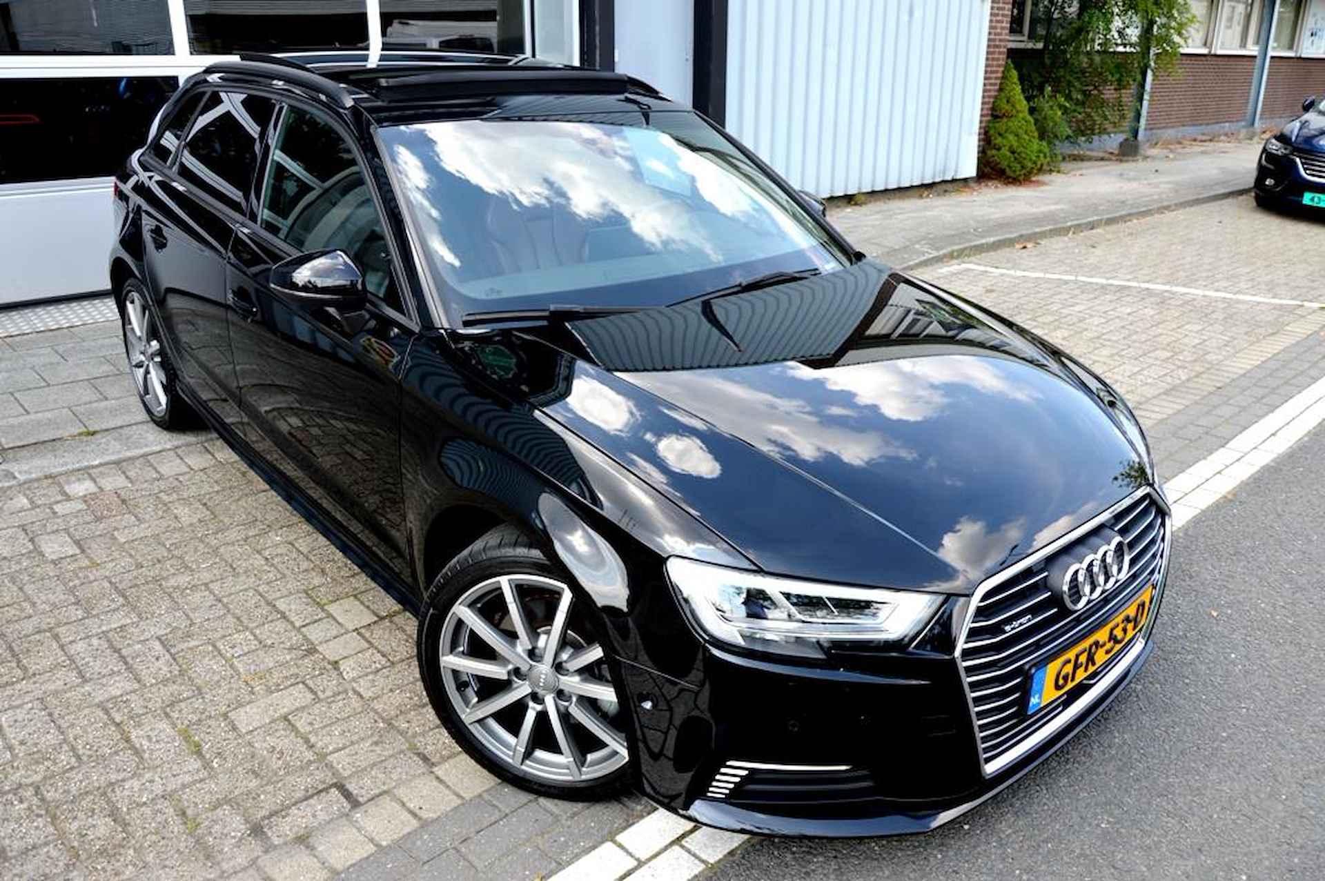 Audi A3 Sportback 40 e-tron 204PK LED/CAM/S18/NAVI/LEER/PANO - 5/49