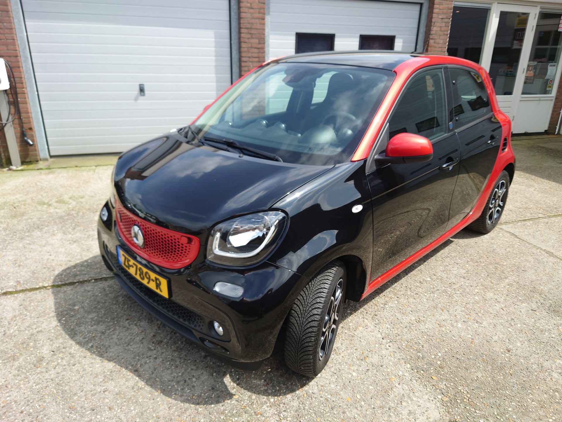 Smart Forfour EQ Comfort PLUS, Navigatie, BTW auto prijs incl BTW, zonnedak, 1e eigenaar - 3/25