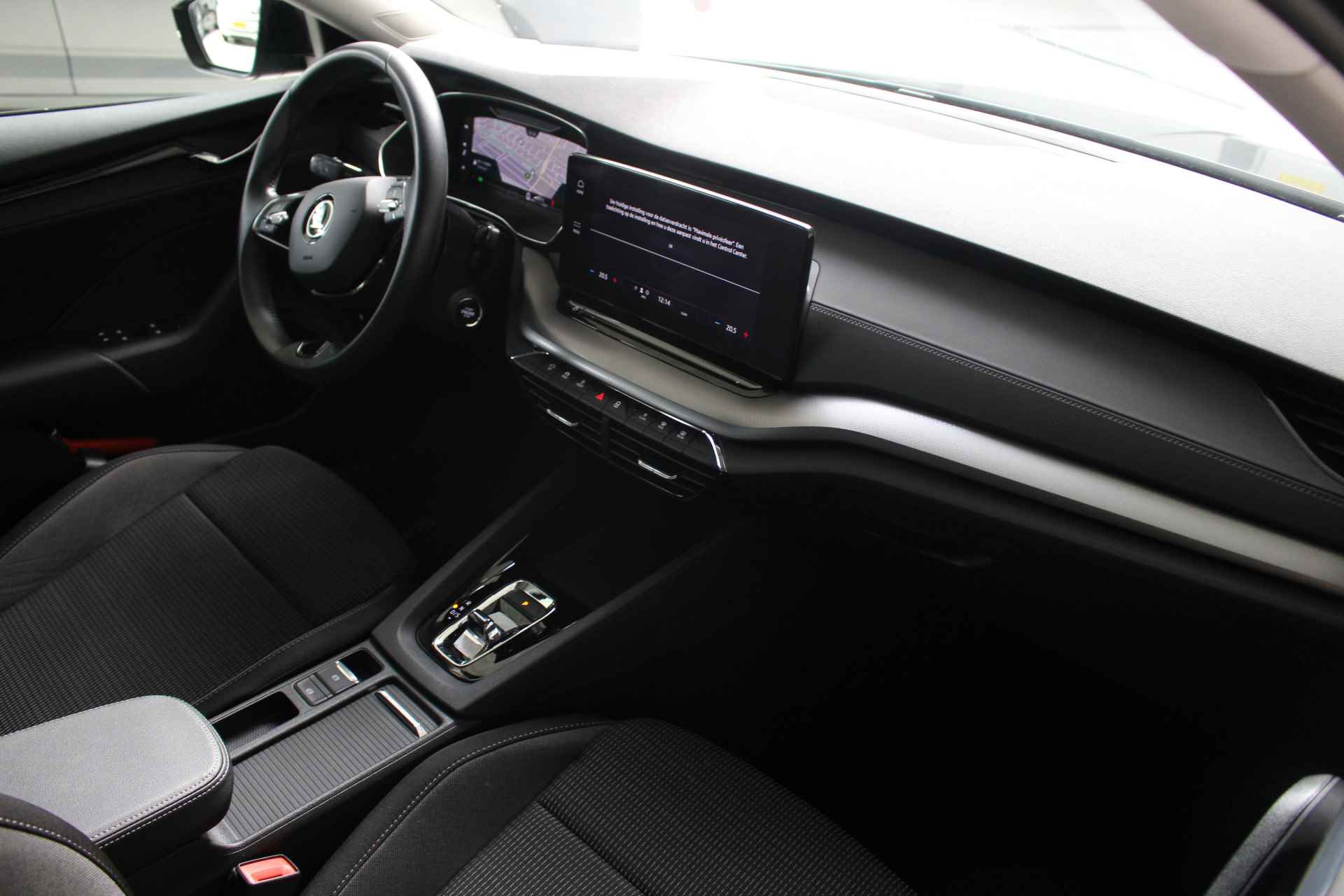 Škoda Octavia Combi 1.0 e-TSI MHEV Business Edition DSG Navigatie | lichtmetalen velgen | Parkeersensoren | El. achterklepbediening - 6/20