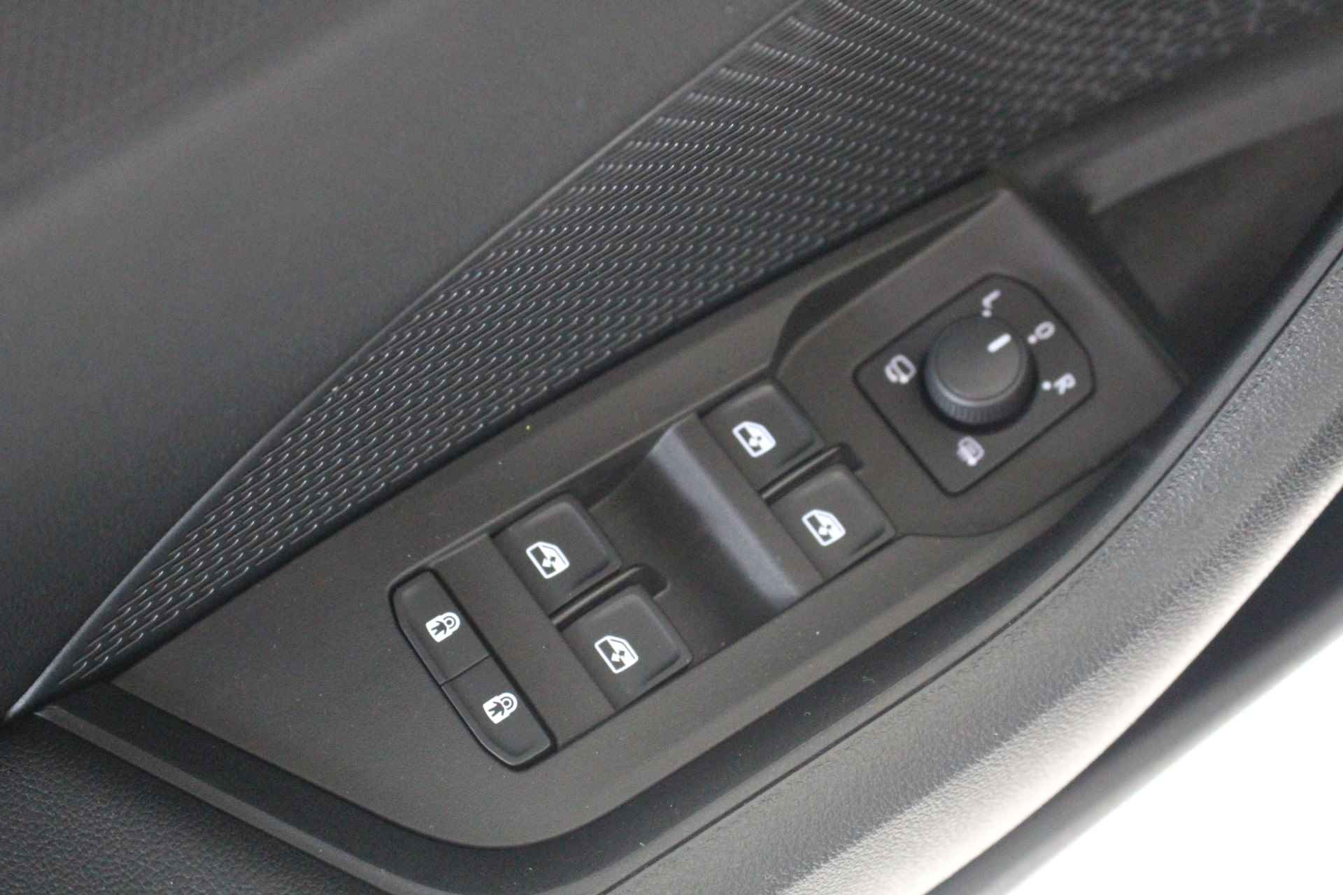 Škoda Octavia Combi 1.0 e-TSI MHEV Business Edition DSG Navigatie | lichtmetalen velgen | Parkeersensoren | El. achterklepbediening - 10/20