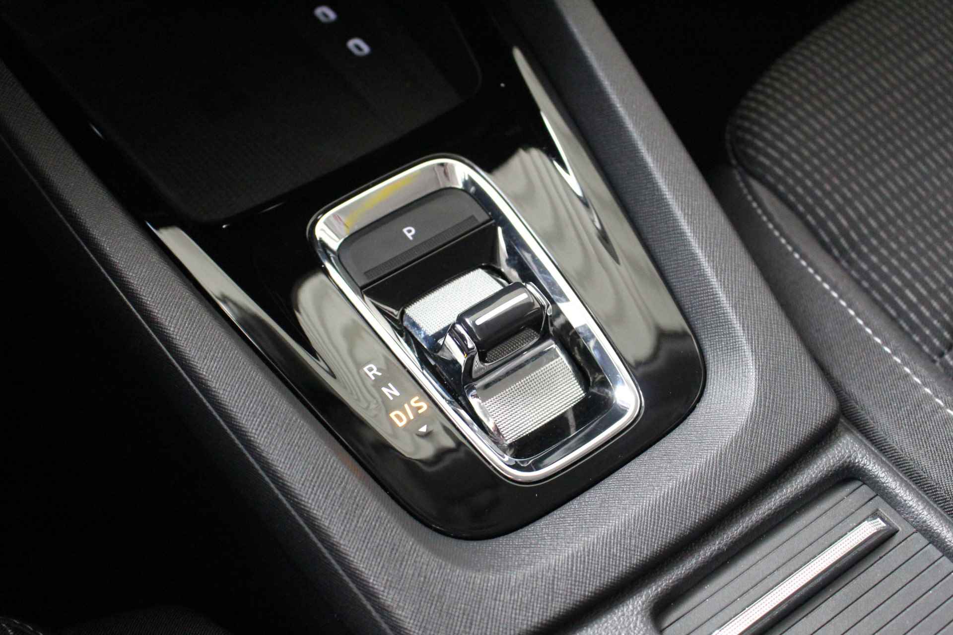Škoda Octavia Combi 1.0 e-TSI MHEV Business Edition DSG Navigatie | lichtmetalen velgen | Parkeersensoren | El. achterklepbediening - 19/20