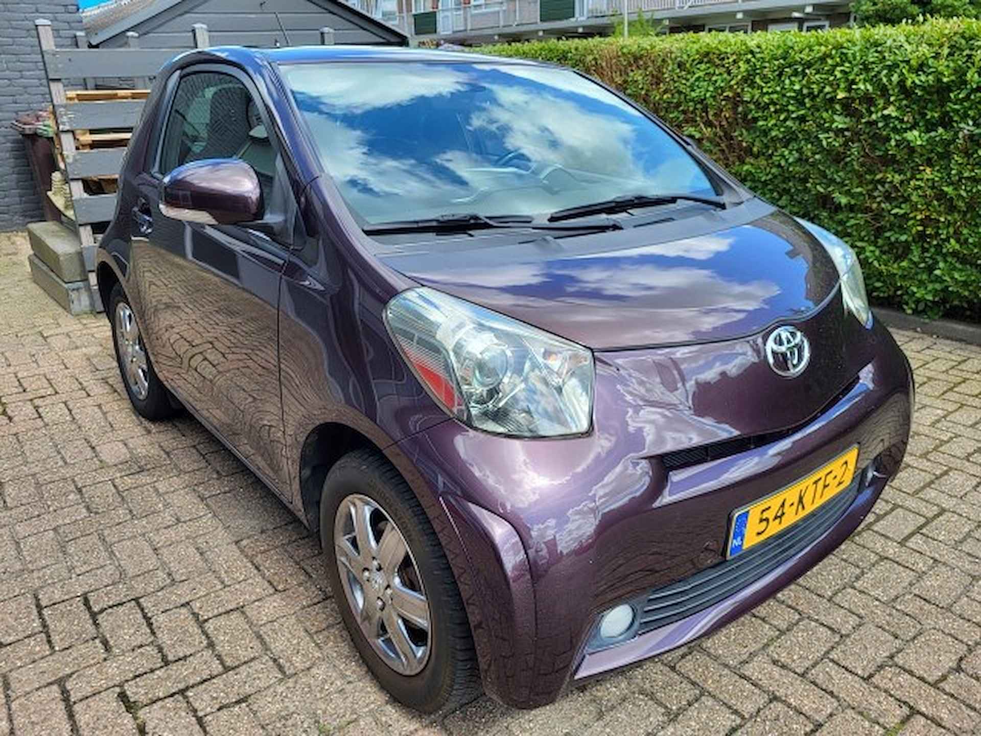 Toyota iQ 1.0 VVT-i Aspiration - 5/22