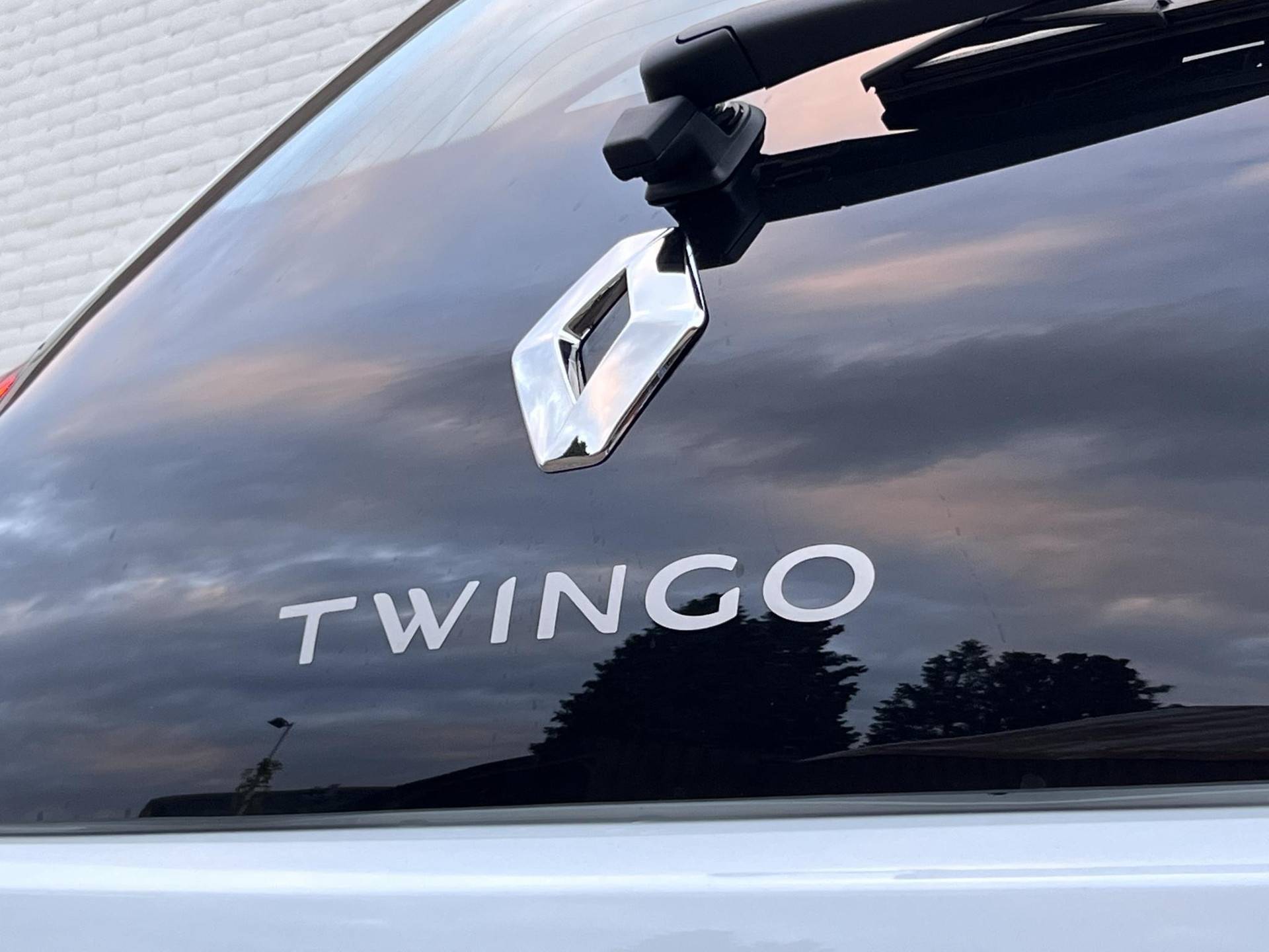 Renault Twingo Z.E. R80 E-Tech Equilibre / €2.000,- subsidie mogelijk / DEMO / Actieradius 190KM WLTP / Navigatie via Apple CarPlay / Android Auto / Stoelverwarming / DAB / PDC / Pack Rouge - 41/51