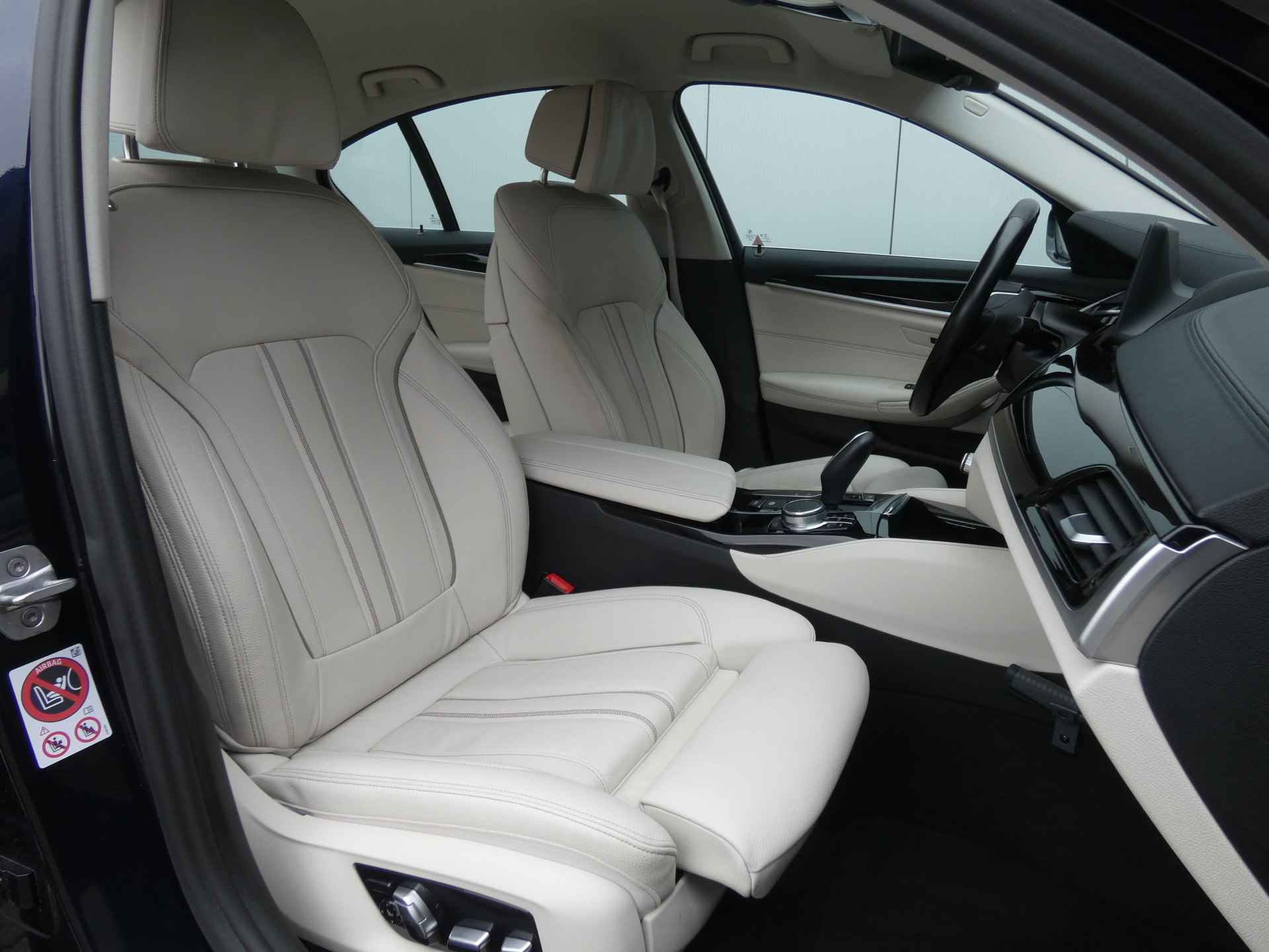 BMW 5 Serie 530i xDrive High Executive | 1e eigenaar | Comfort stoelen | Leder | Trekhaak | Head-up - 29/86
