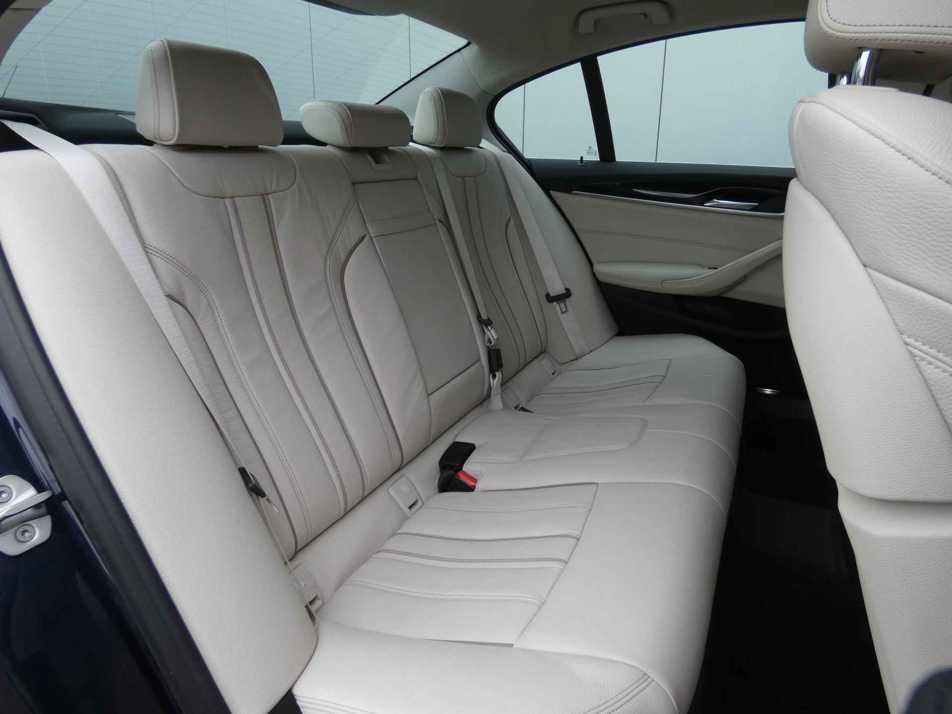 BMW 5 Serie 530i xDrive High Executive | 1e eigenaar | Comfort stoelen | Leder | Trekhaak | Head-up - 30/86