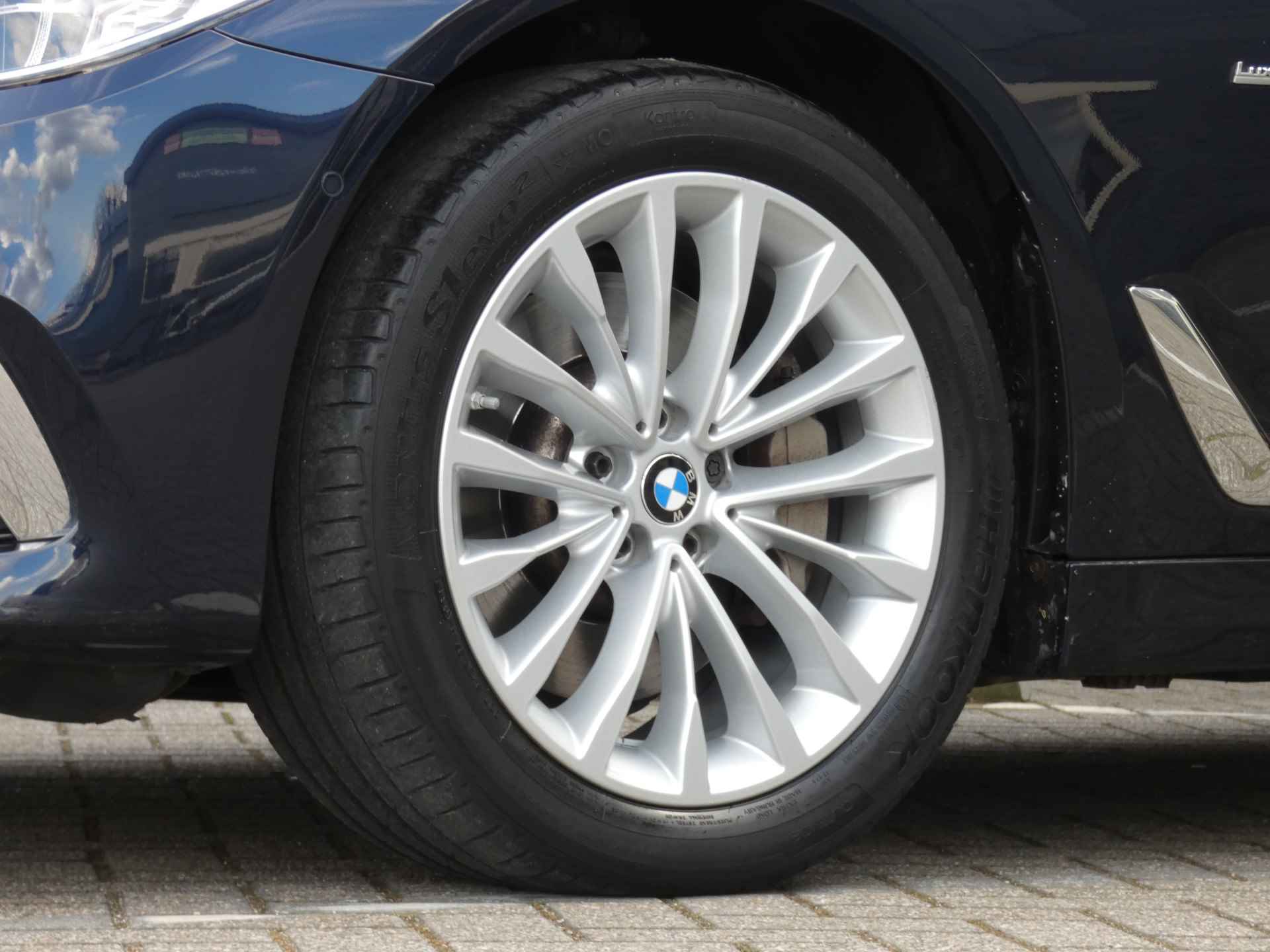 BMW 5 Serie 530i xDrive High Executive | 1e eigenaar | Comfort stoelen | Leder | Trekhaak | Head-up - 13/86
