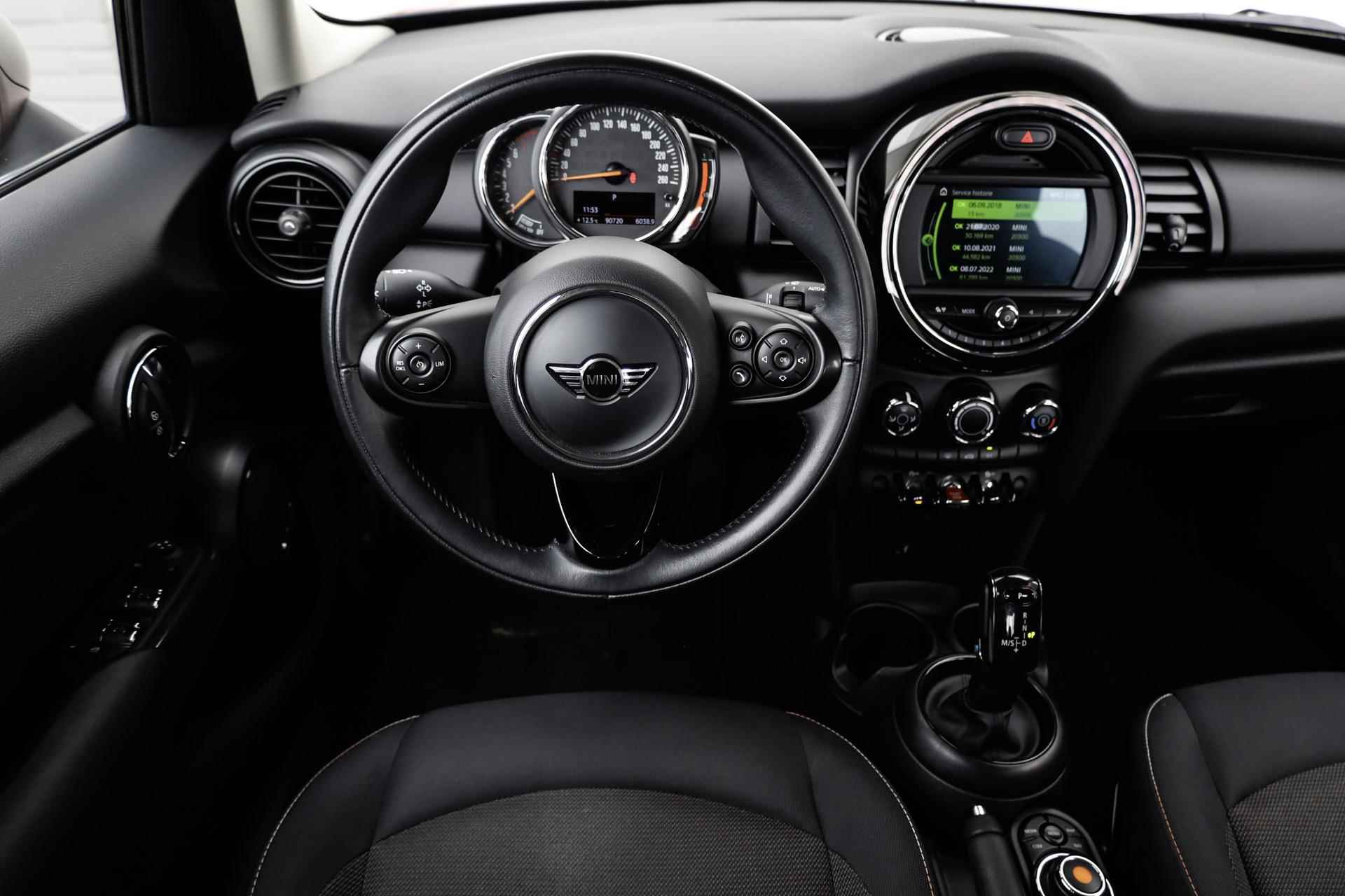 Mini Mini One 1.5 102pk AUT | Cruise Control | Keyless Entry | Apple Carplay | Airco - 19/46