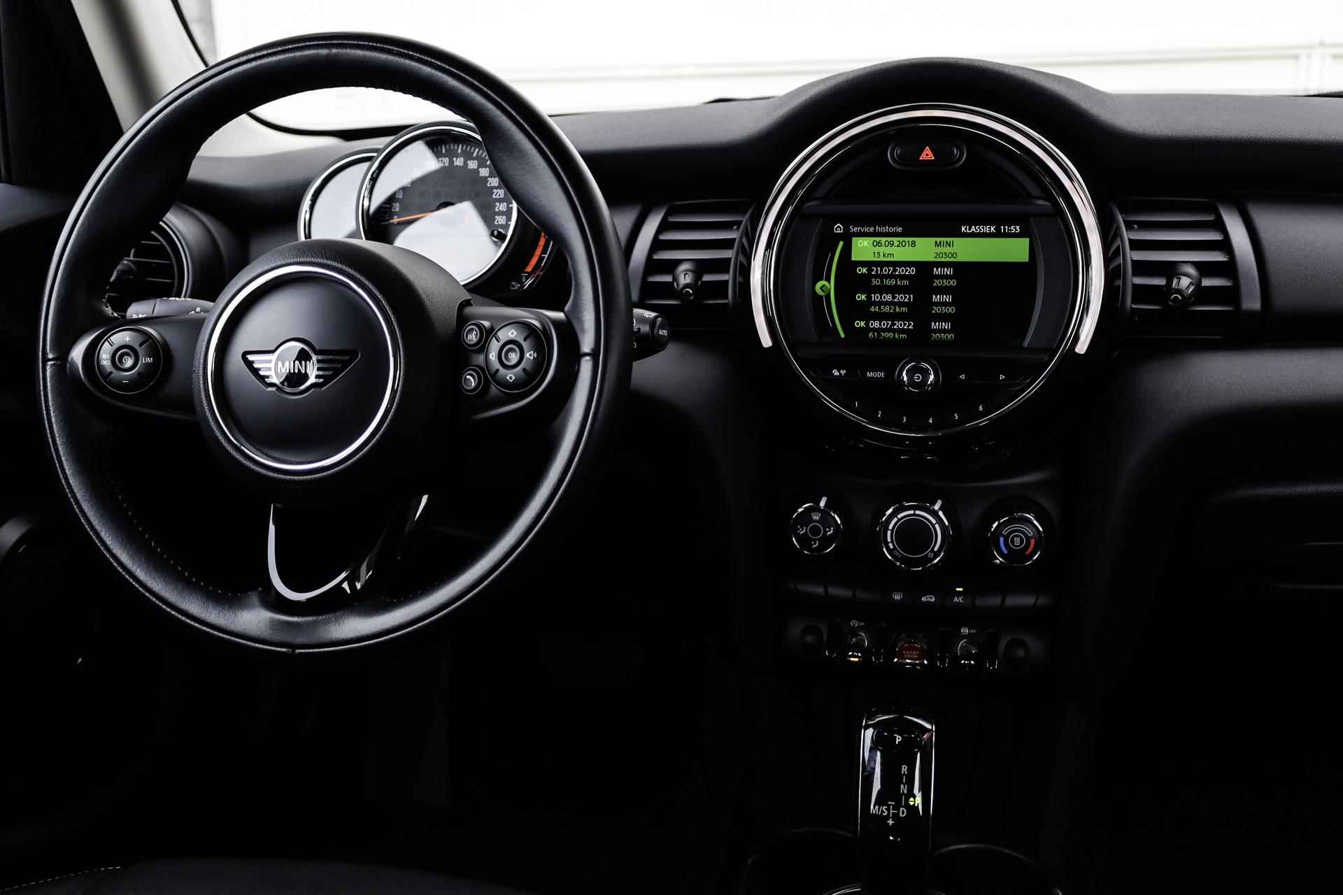 Mini Mini One 1.5 102pk AUT | Cruise Control | Keyless Entry | Apple Carplay | Airco - 45/46