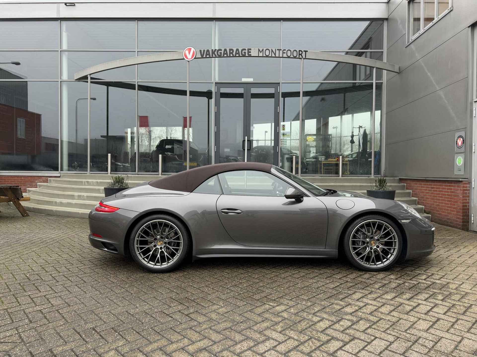 Porsche 911 Cabrio 3.0 Carrera 4 Carbio|Sport Chrono|Bose|470 PK|NL Auto|Dealer onderhouden|Camera|Leder|Memory stoelen - 6/39