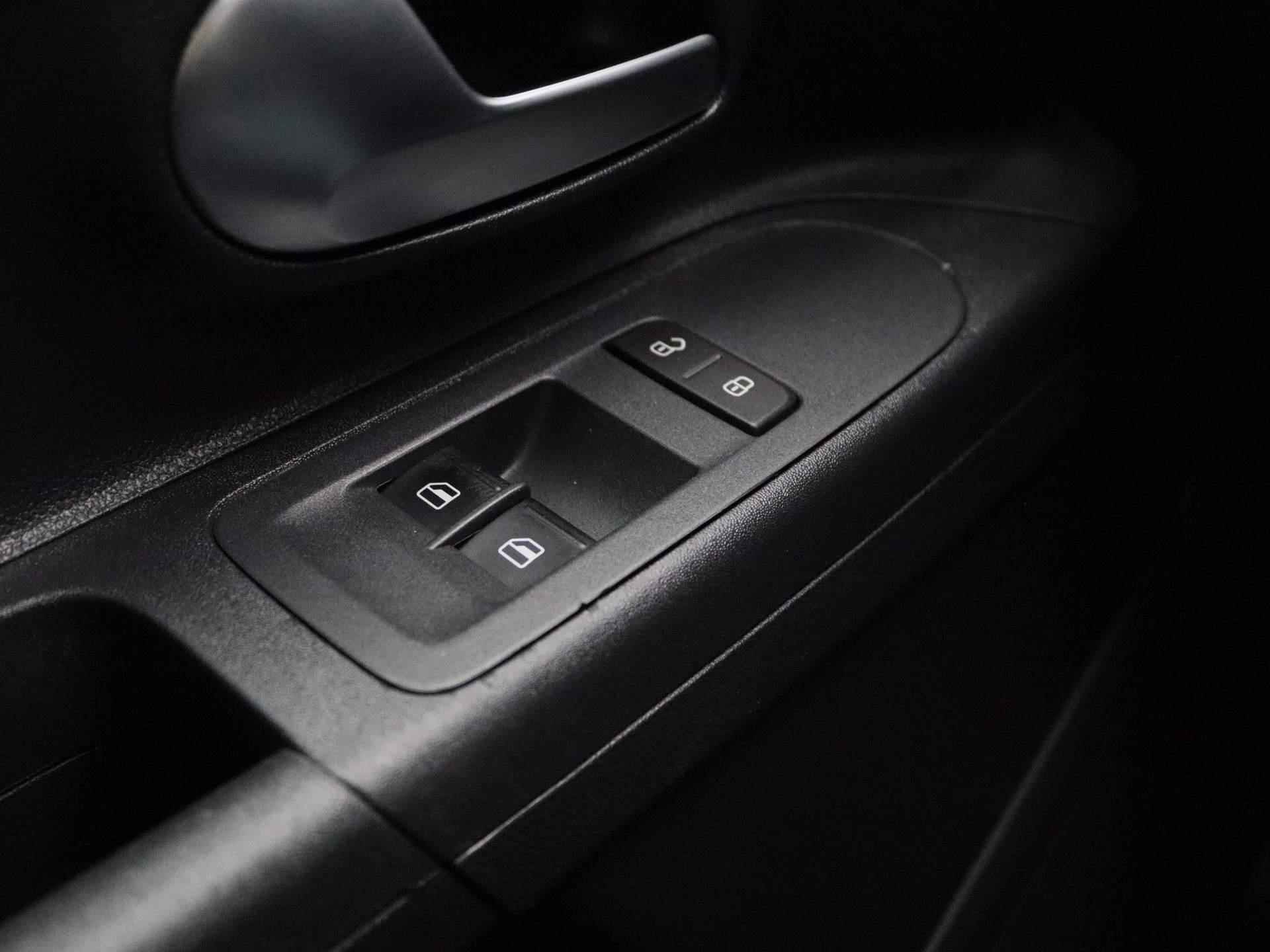 Volkswagen Up! 1.0 BMT take up! 60 PK | Airco | Bluetooth | Telefoonhouder | Elektrische ramen | LED dagrijverlichting | Buitenspiegels elektrisch verstel- en verwarmbaar | - 21/26