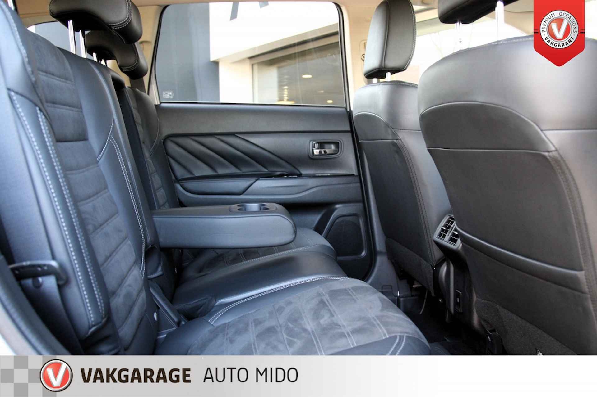 Mitsubishi Outlander 2.4 PHEV Intense 4WD -Adaptieve Cruise Control- -1e eigenaar- - 13/60