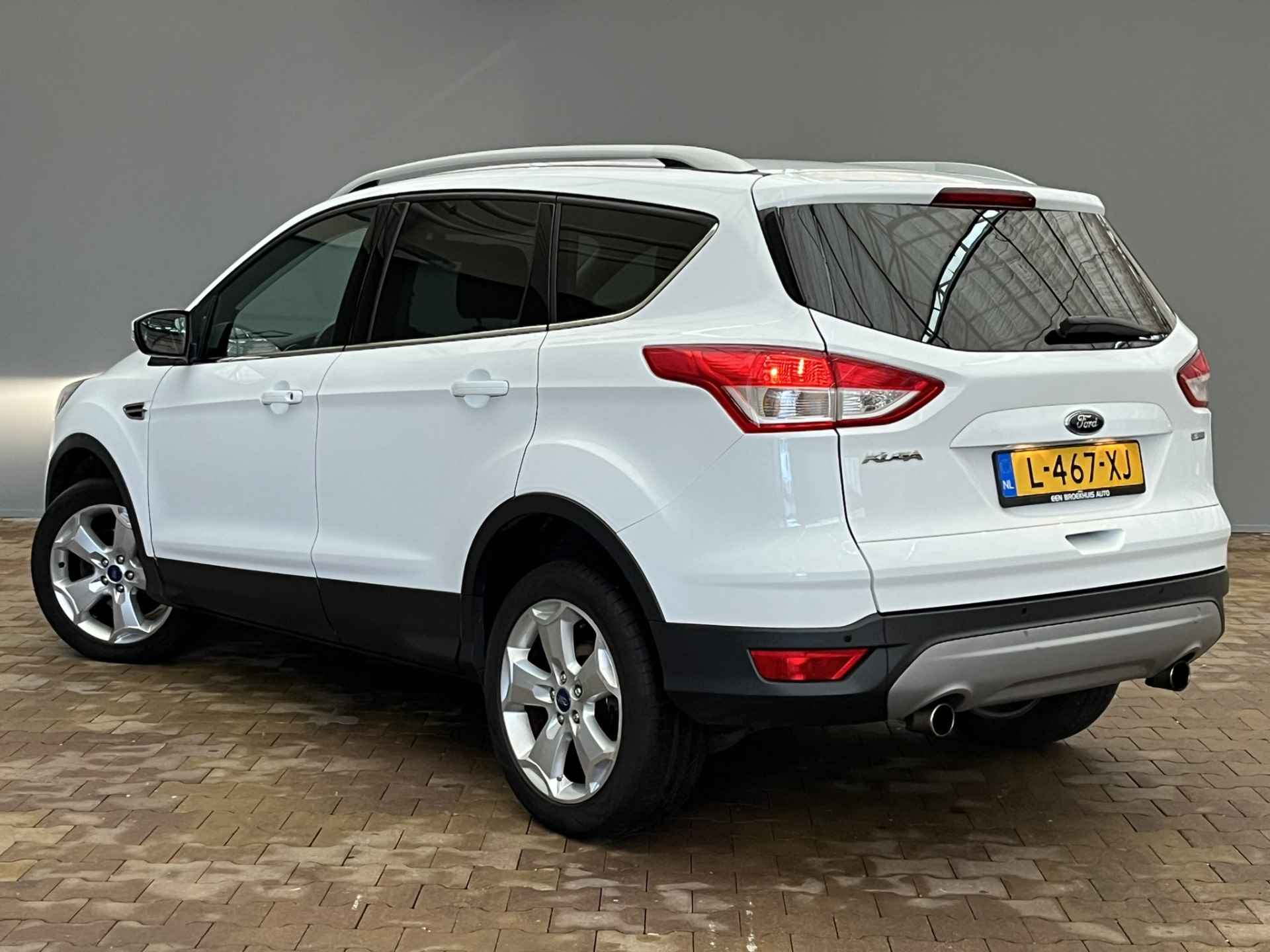 Ford Kuga 1.6 150PK Titanium | Stoelverwarming | Airco | Cruise | 17" Lichtmetaal | Bluetooth | Parkeersensoren - 19/32