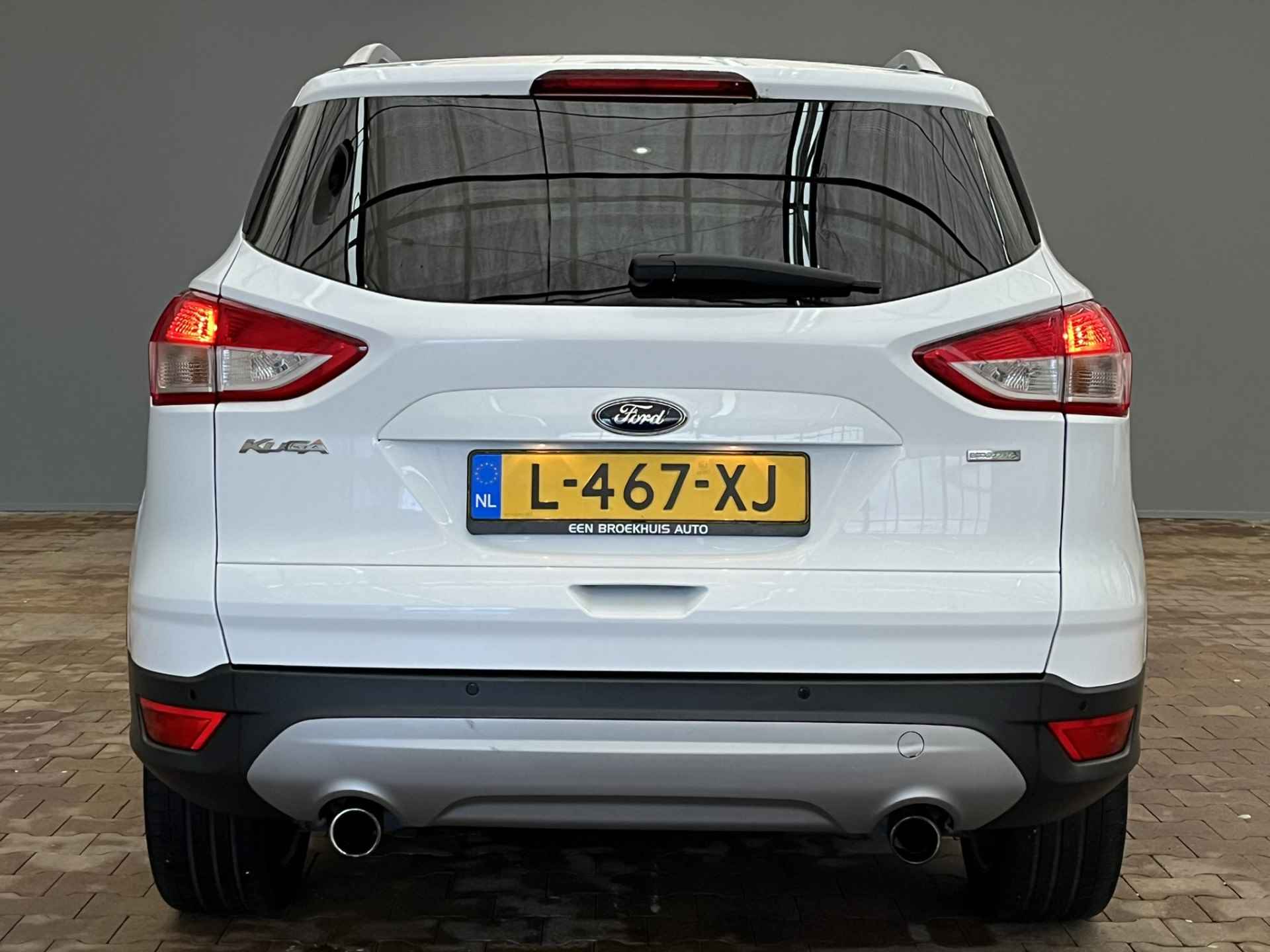 Ford Kuga 1.6 150PK Titanium | Stoelverwarming | Airco | Cruise | 17" Lichtmetaal | Bluetooth | Parkeersensoren - 20/32