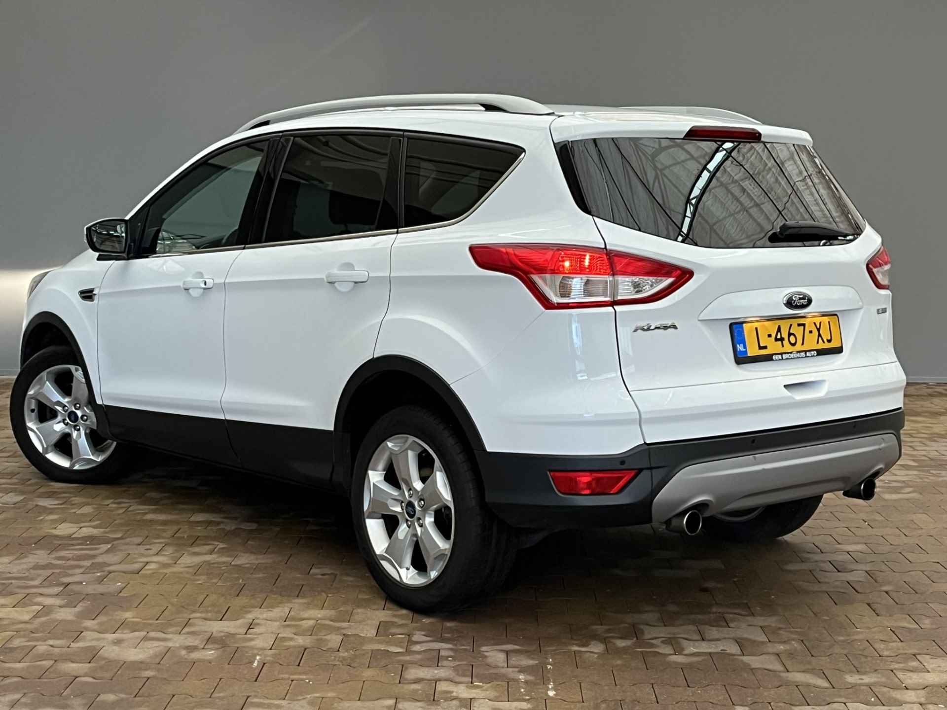 Ford Kuga 1.6 150PK Titanium | Stoelverwarming | Airco | Cruise | 17" Lichtmetaal | Bluetooth | Parkeersensoren - 21/32