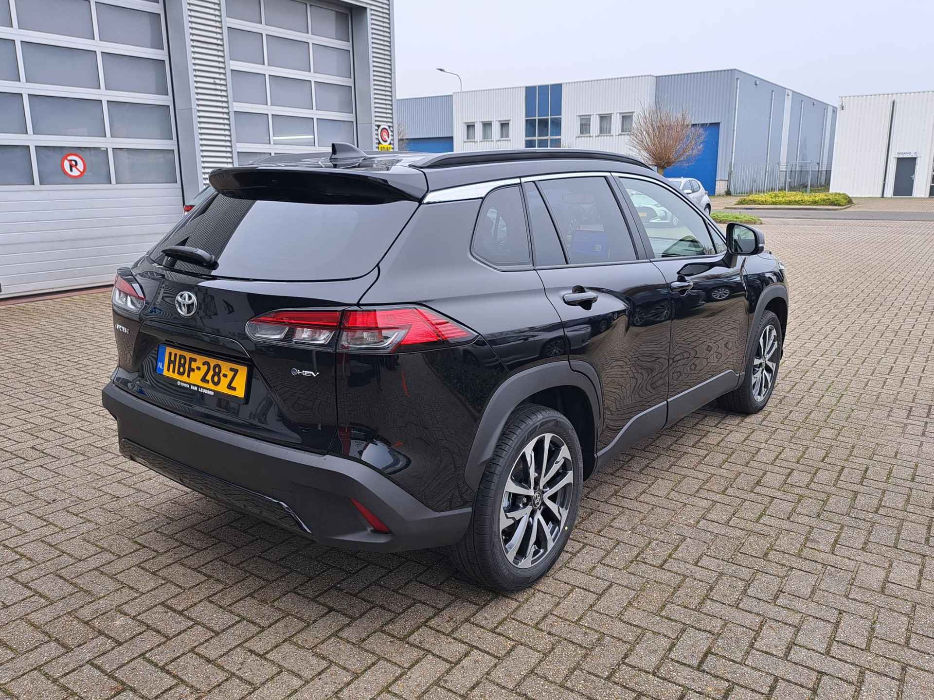 Toyota Corolla Cross HYBRID 140 DYNAMIC APPLE/ANDROID LED 18"LMV PRIVACY-GLASS DRAADLOOS-LADEN-TEL NL-AUTO - 3/23