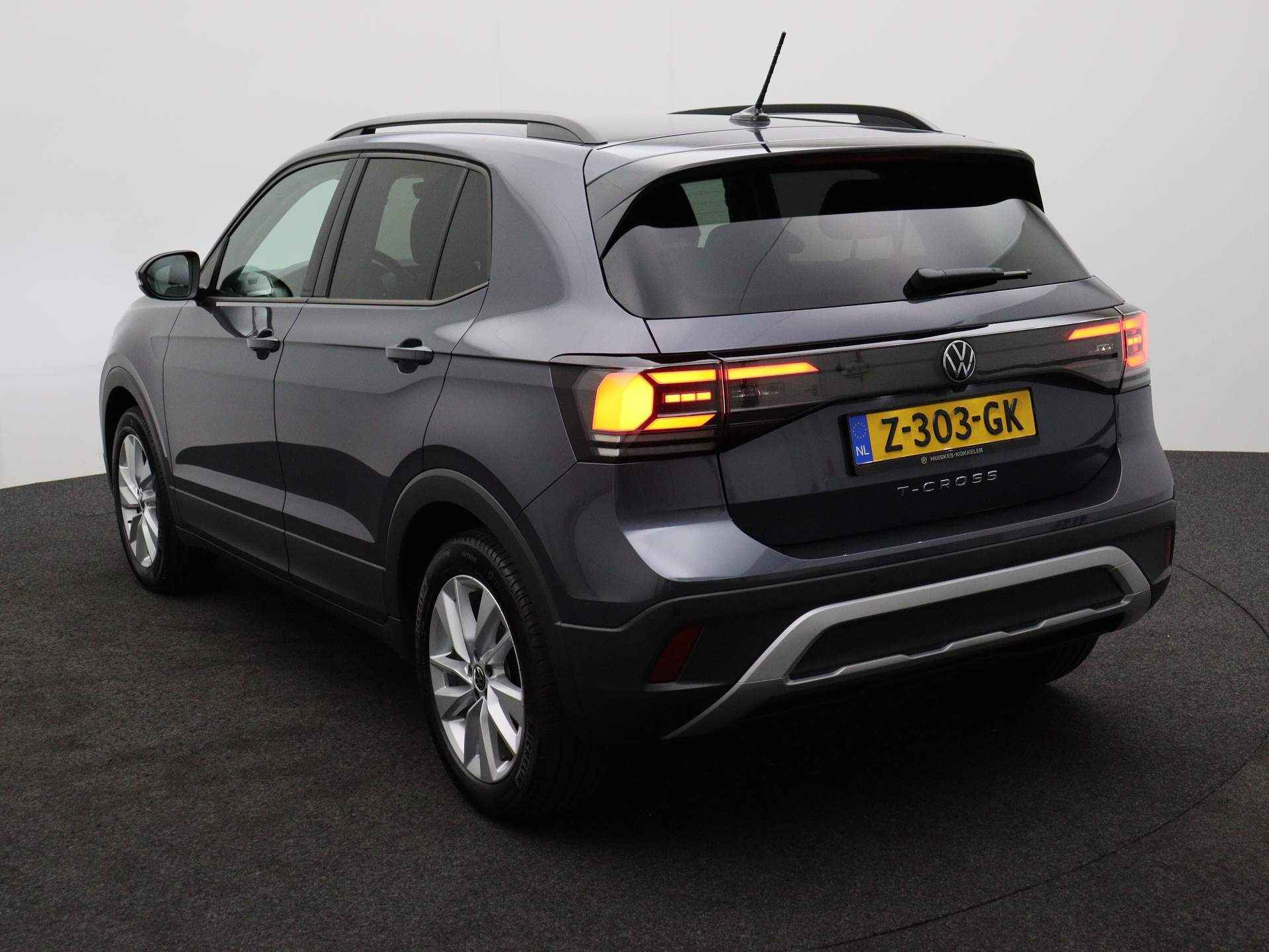 Volkswagen T-Cross Life Edition 1.0 TSI 95pk Achteruitrijcamera, Navigatie, Adaptive cruise control, Stoelverwarming, Airco, DAB, Parkeersensoren, App connect, LED verlichting - 35/35