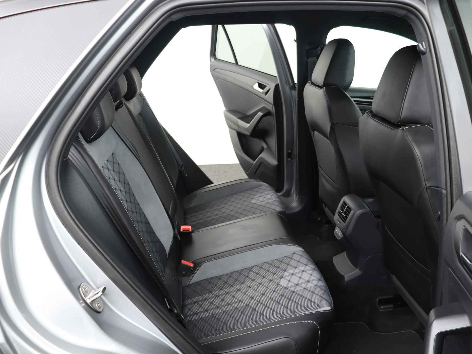 Volkswagen T-Roc 1.5 TSI 150PK DSG R-Line Business | Black Style | Navi | Camera | Stoelverwarming | Apple CarPlay| 19" LM | Virtual Display | - 17/49