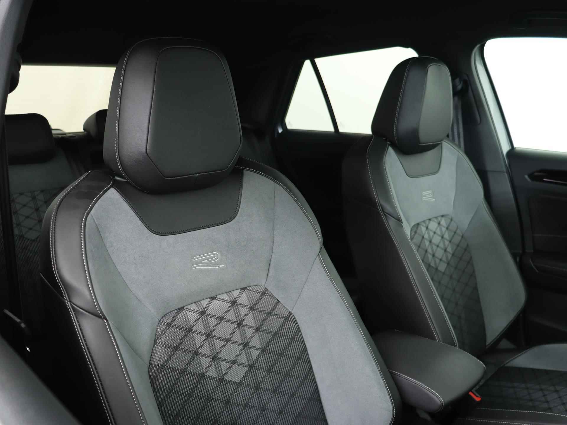 Volkswagen T-Roc 1.5 TSI 150PK DSG R-Line Business | Black Style | Navi | Camera | Stoelverwarming | Apple CarPlay| 19" LM | Virtual Display | - 22/49