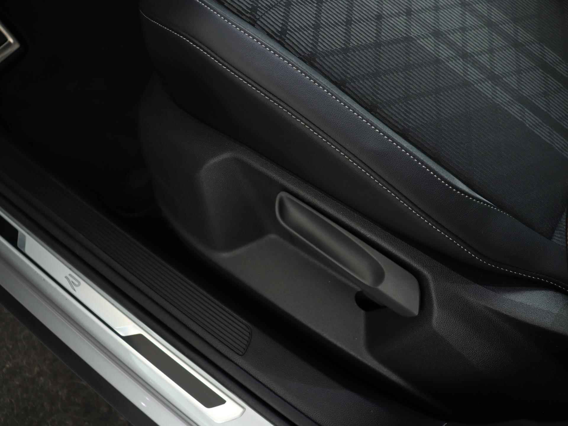 Volkswagen T-Roc 1.5 TSI 150PK DSG R-Line Business | Black Style | Navi | Camera | Stoelverwarming | Apple CarPlay| 19" LM | Virtual Display | - 25/49