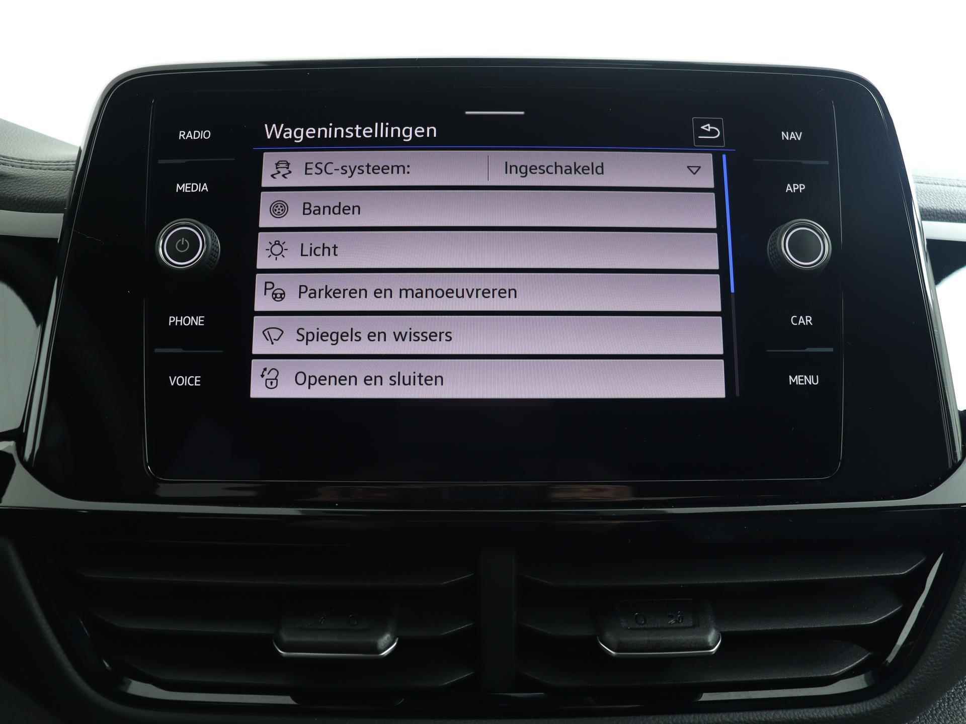 Volkswagen T-Roc 1.5 TSI 150PK DSG R-Line Business | Black Style | Navi | Camera | Stoelverwarming | Apple CarPlay| 19" LM | Virtual Display | - 40/49