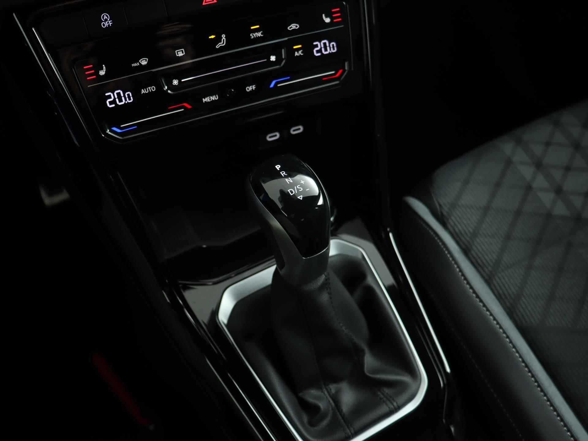 Volkswagen T-Roc 1.5 TSI 150PK DSG R-Line Business | Black Style | Navi | Camera | Stoelverwarming | Apple CarPlay| 19" LM | Virtual Display | - 46/49
