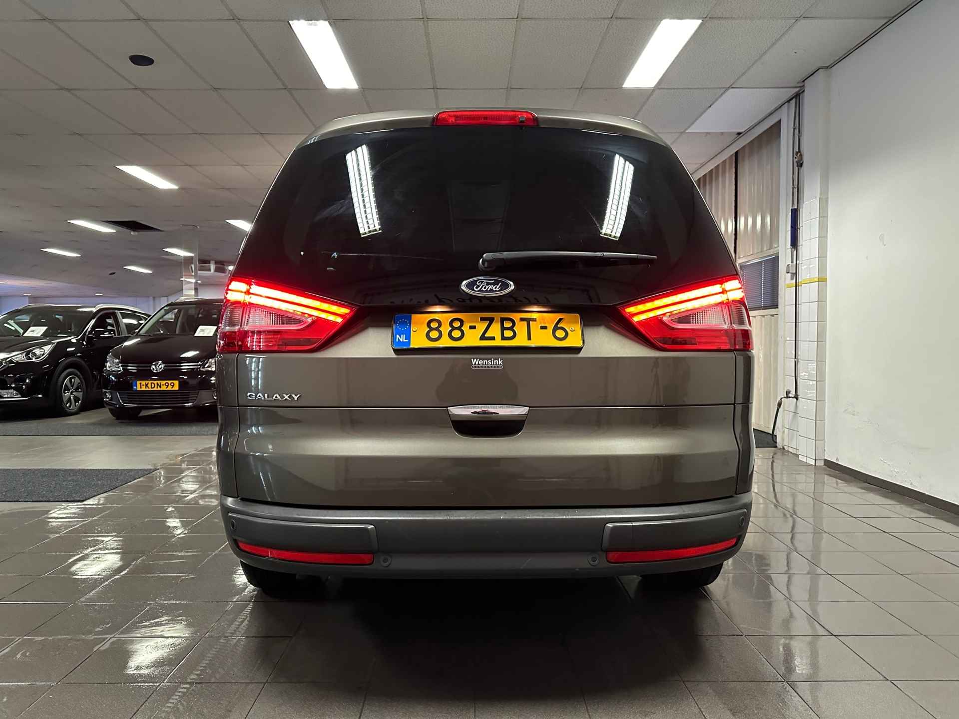 Ford Galaxy 1.6 SCTi Titanium * Navigatie / Parkeersensoren / Cruise control / NL Auto * - 4/23