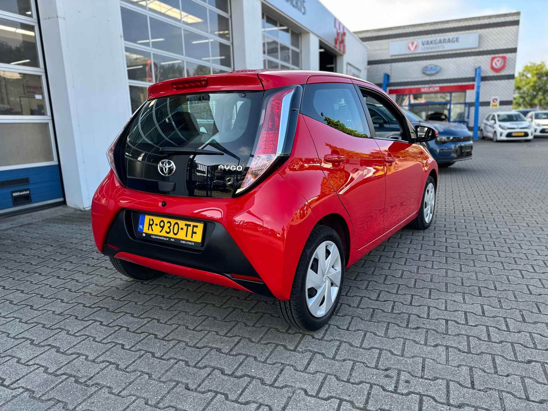 Toyota Aygo 1.0 VVT-i x - 9/17