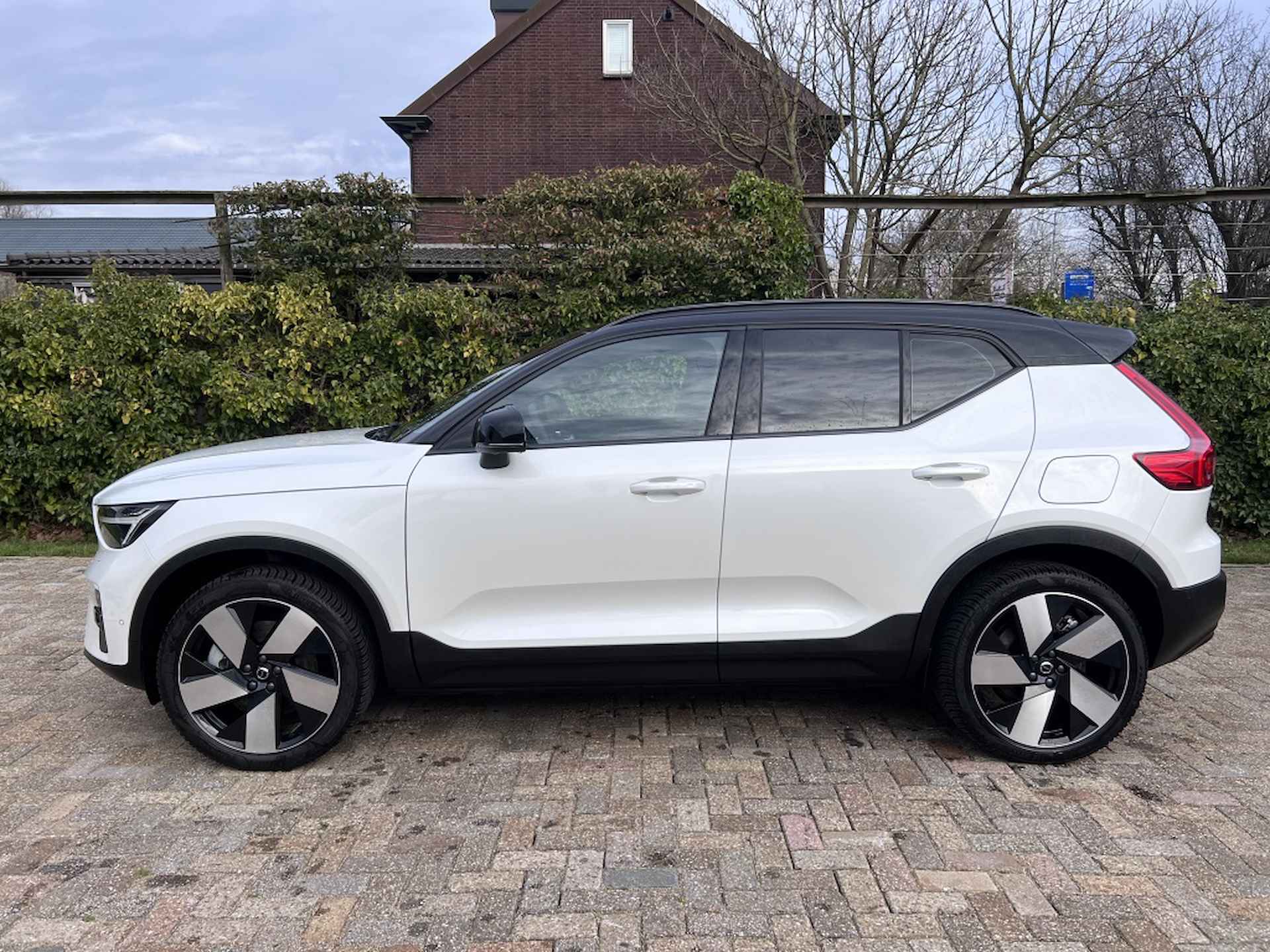 Volvo XC40 Extended Ult. 82 kWh | Schuif-/Kanteldak | Stoelgeheugen | - 2/24