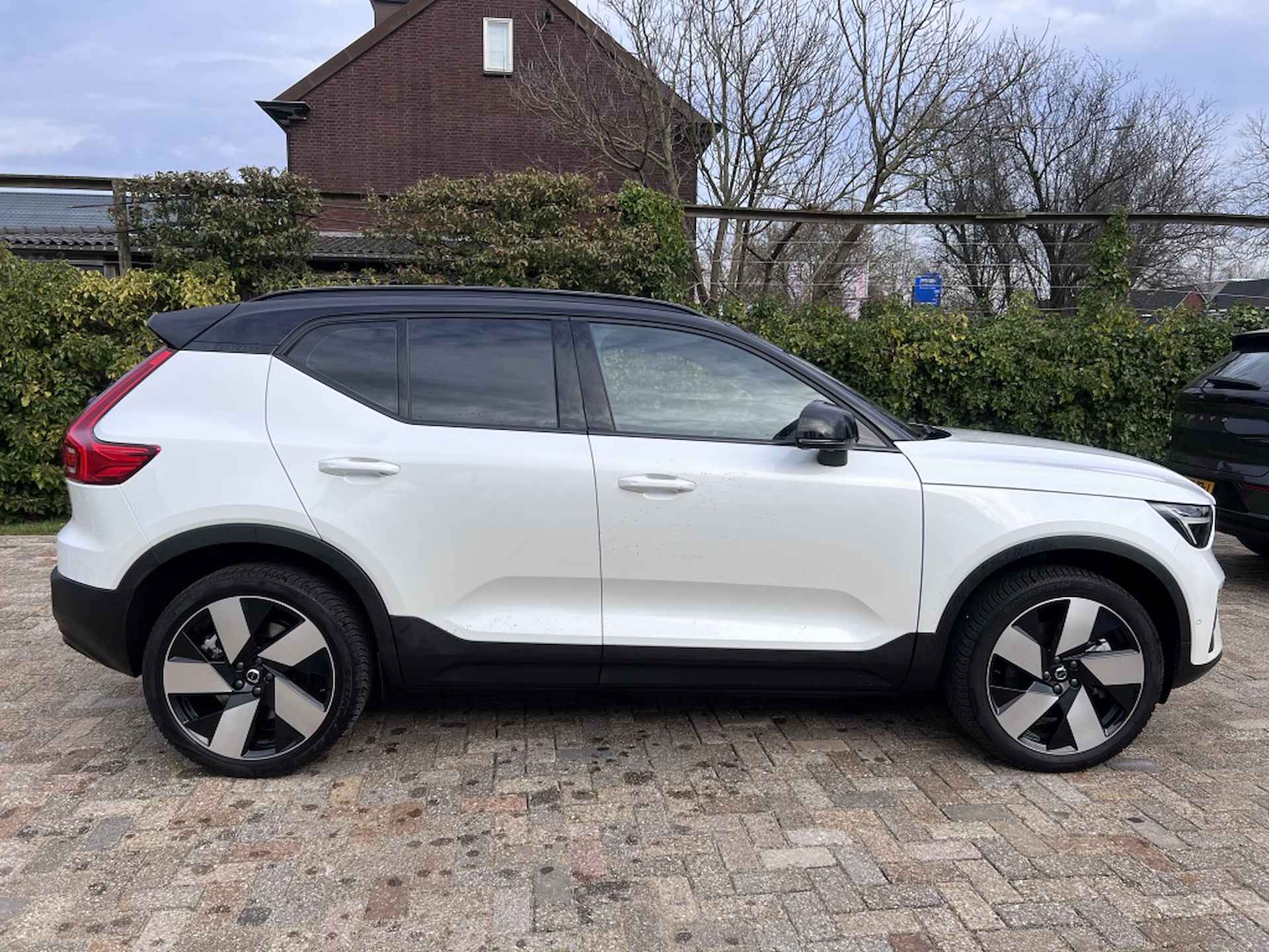 Volvo XC40 Extended Ult. 82 kWh | Schuif-/Kanteldak | Stoelgeheugen | - 6/24