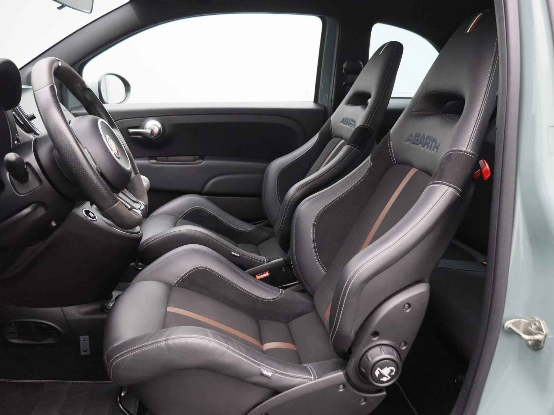 Abarth 695 1.4 T-Jet Abarth Esseesse 70th Anniversary | 695 | Half-Leder | Verstelbare Spoiler | Sportstoelen | Navigatie | - 11/42